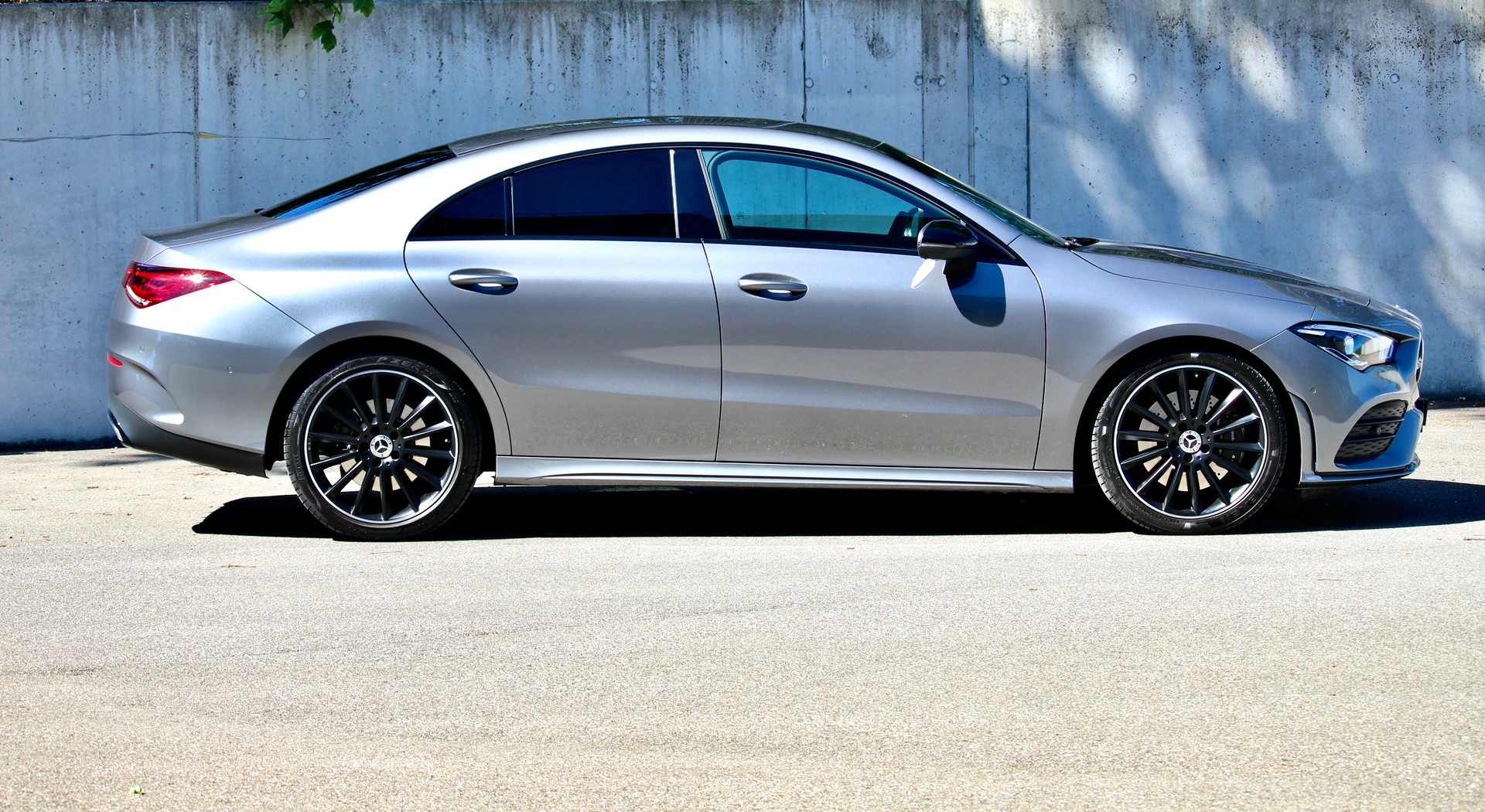 MERCEDES-BENZ CLA 220 AMG Line 7G-DCT 190PS • NIGHT Paket • 19" AMG Aluräder • Ambientebeleuchtung-image-4