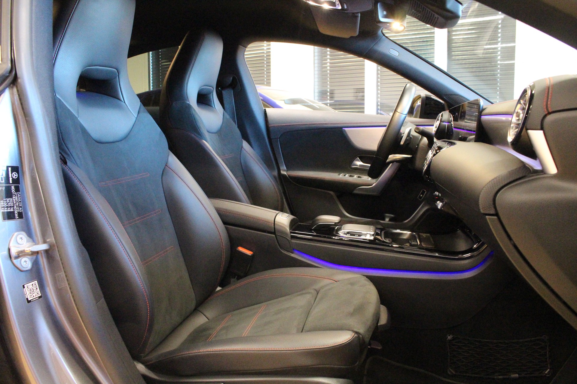MERCEDES-BENZ CLA 220 AMG Line 7G-DCT 190PS • NIGHT Paket • 19" AMG Aluräder • Ambientebeleuchtung-image-13