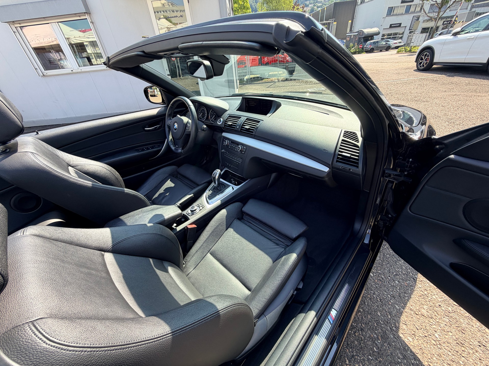 BMW 135i Cabrio M SPORT DSG-image-9