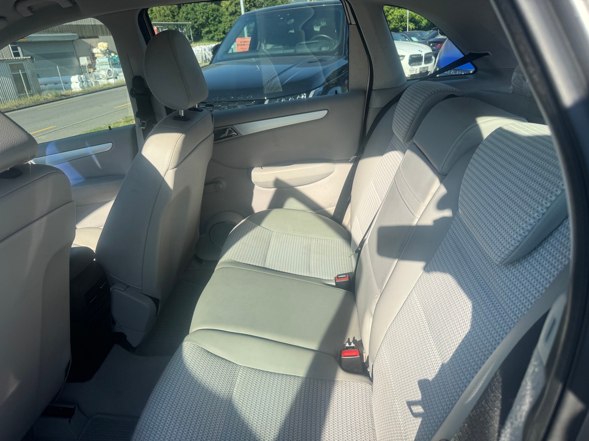 MERCEDES-BENZ B 200-image-9
