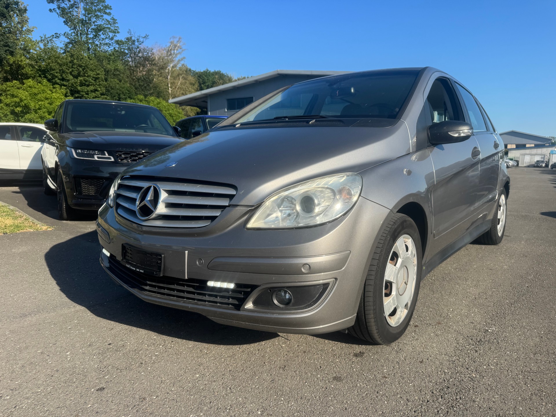 MERCEDES-BENZ B 200-showroom-element-1