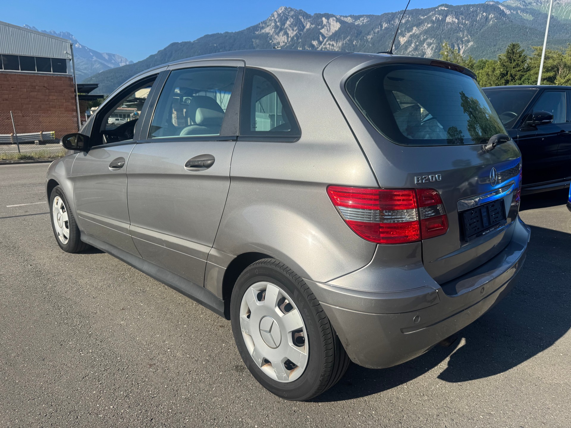 MERCEDES-BENZ B 200-image-6