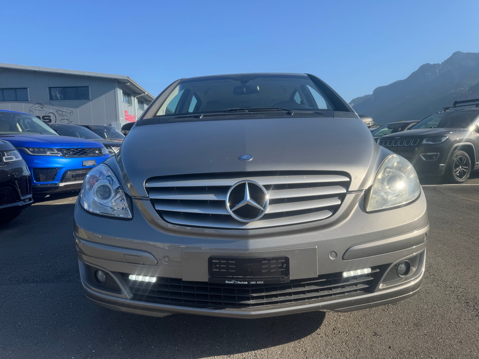 MERCEDES-BENZ B 200-showroom-element-2