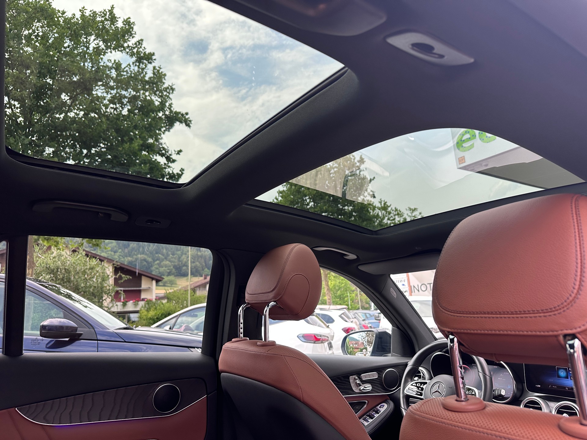 MERCEDES-BENZ GLC 400 d 4Matic AMG Line Plus 9G-Tronic-image-17
