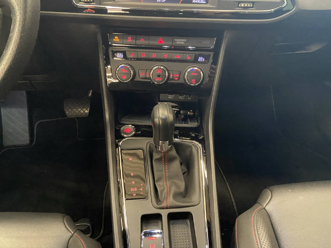 SEAT Leon 2.0 TSI FR DSG 190PS-image-6
