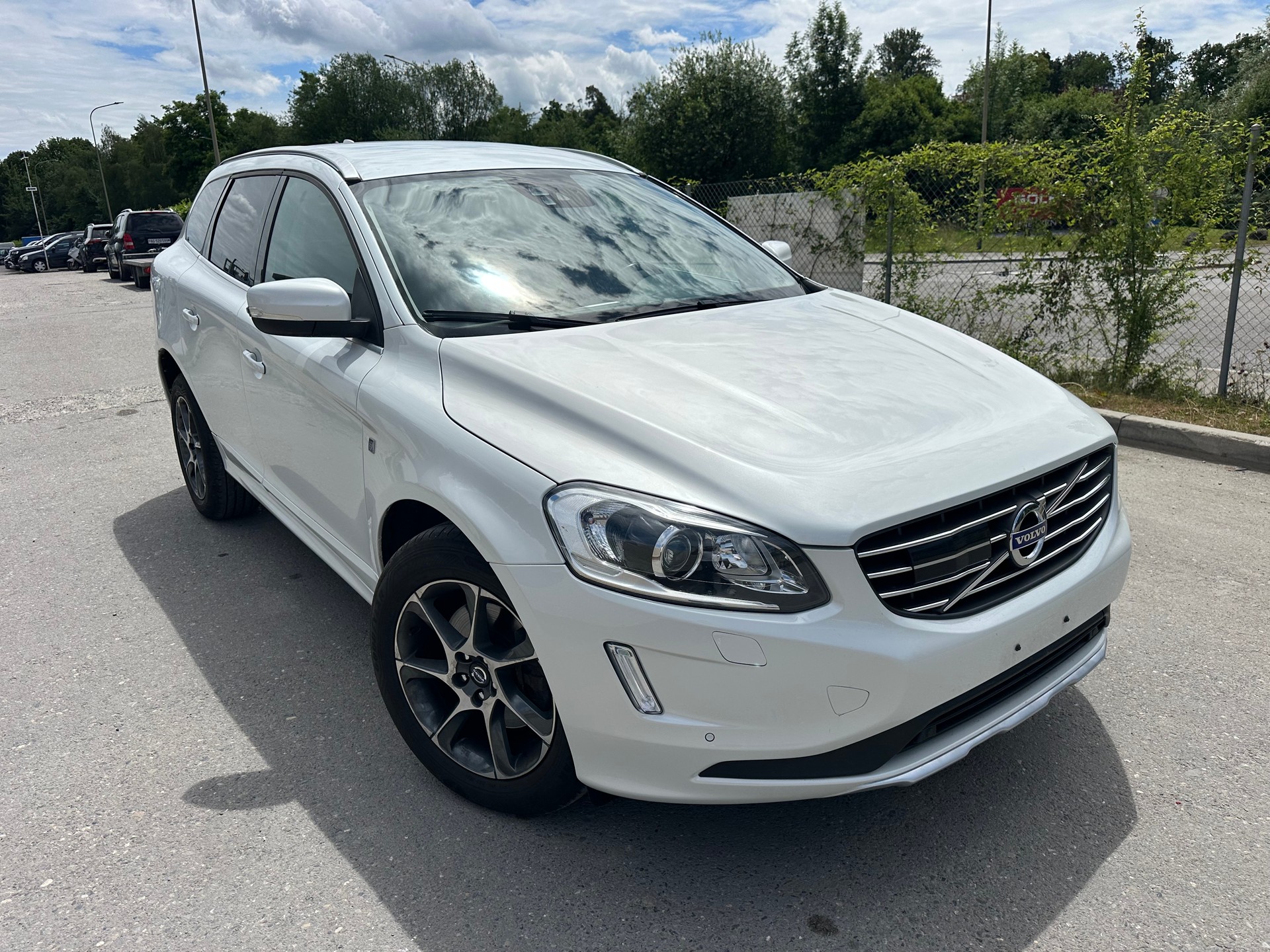 VOLVO XC60 D4 AWD OceanRace Geartronic-showroom-element-2