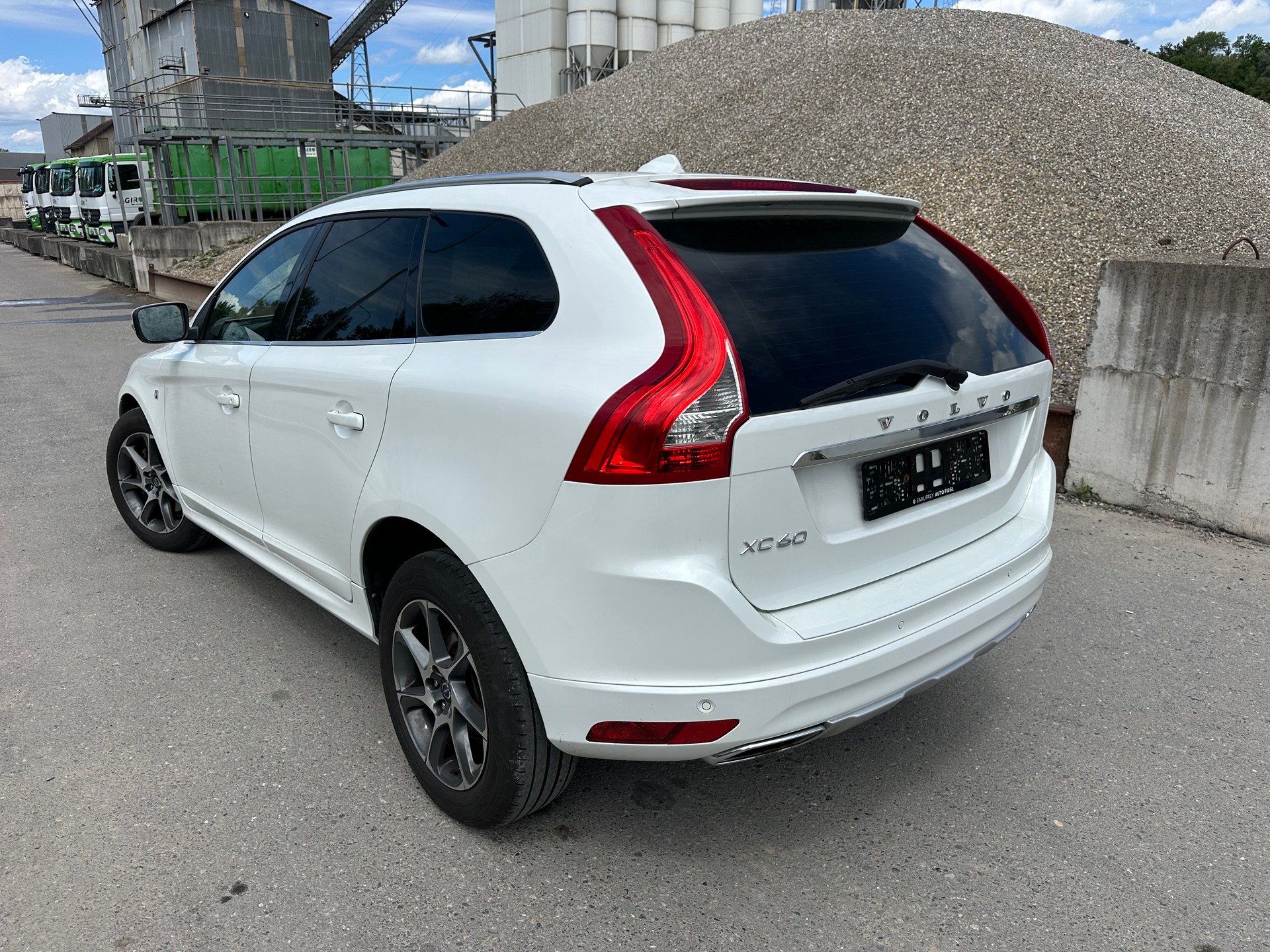 VOLVO XC60 D4 AWD OceanRace Geartronic-showroom-element-1