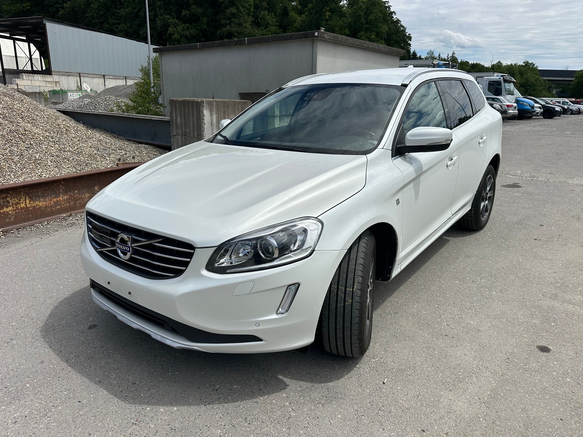 VOLVO XC60 D4 AWD OceanRace Geartronic-image-6