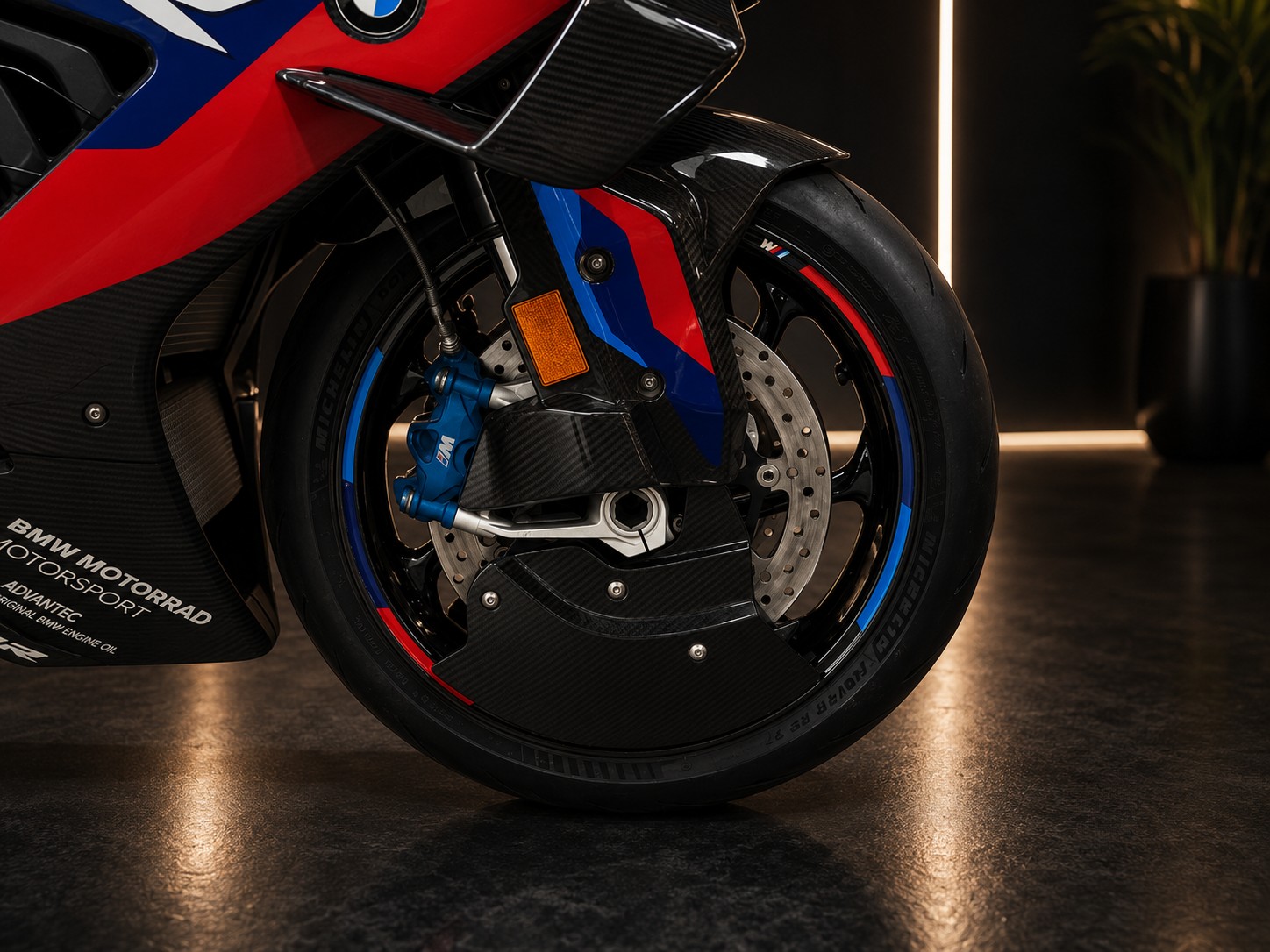 BMW M 1000 RR Competition-image-2