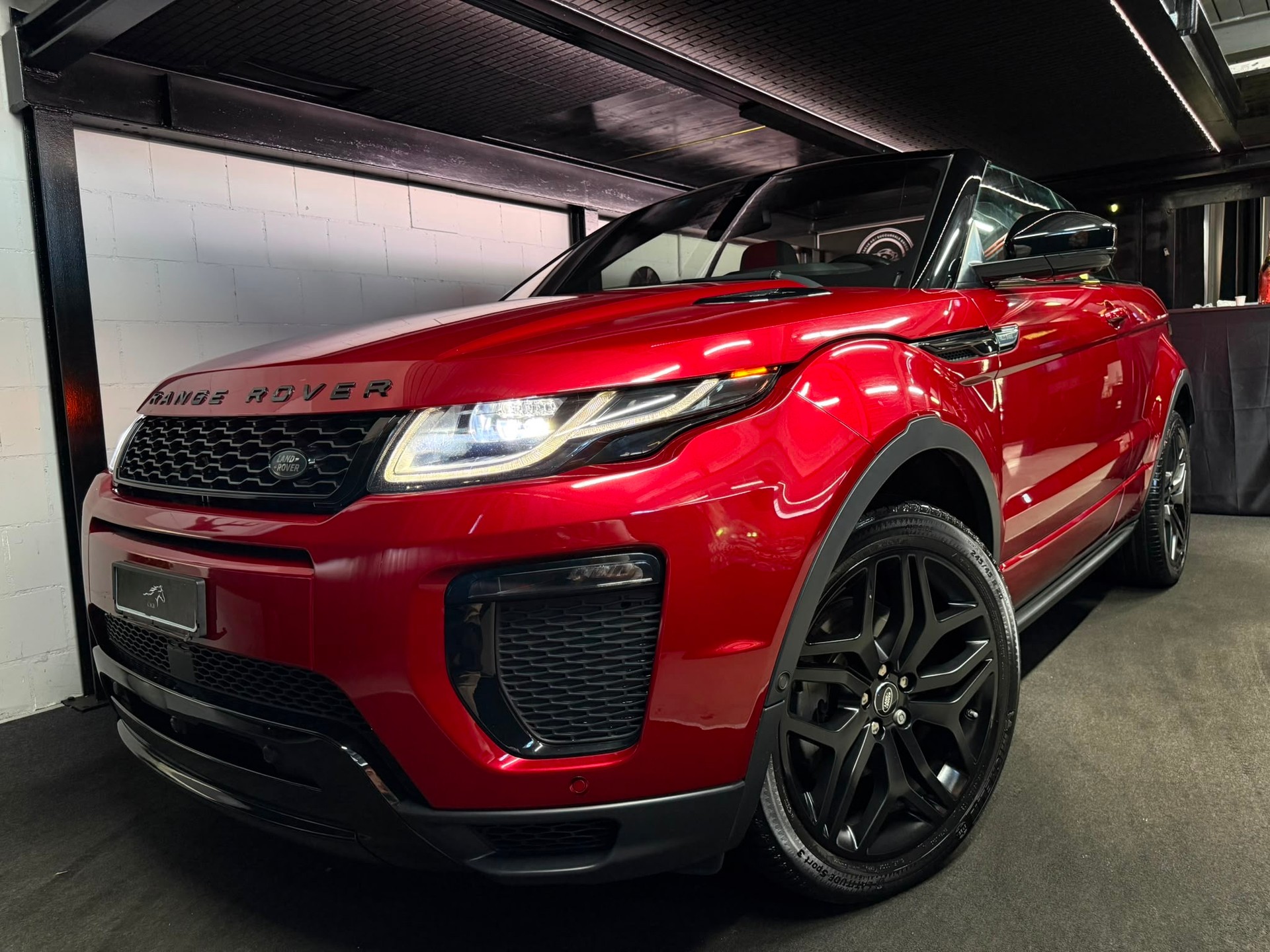 LAND ROVER Range Rover Evoque Convert. 2.0 TD4 SE Dynamic AT9-showroom-element-1