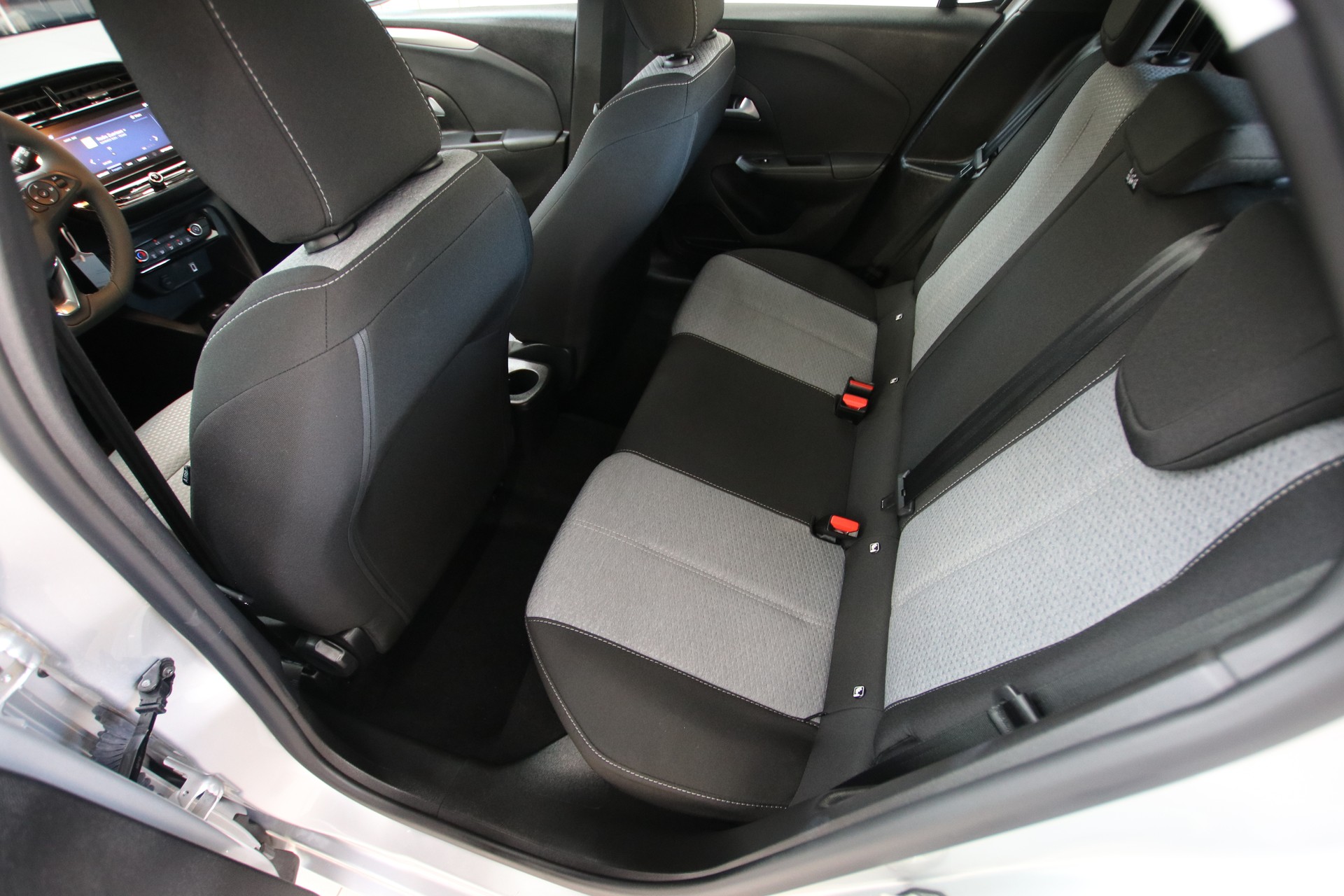 OPEL Corsa 1.2 TP Edition A-image-13