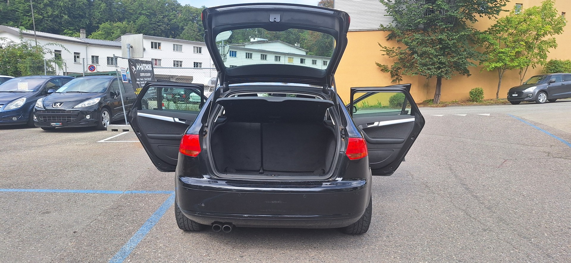 AUDI A3 Sportback 2.0 Turbo FSI Ambiente-image-17