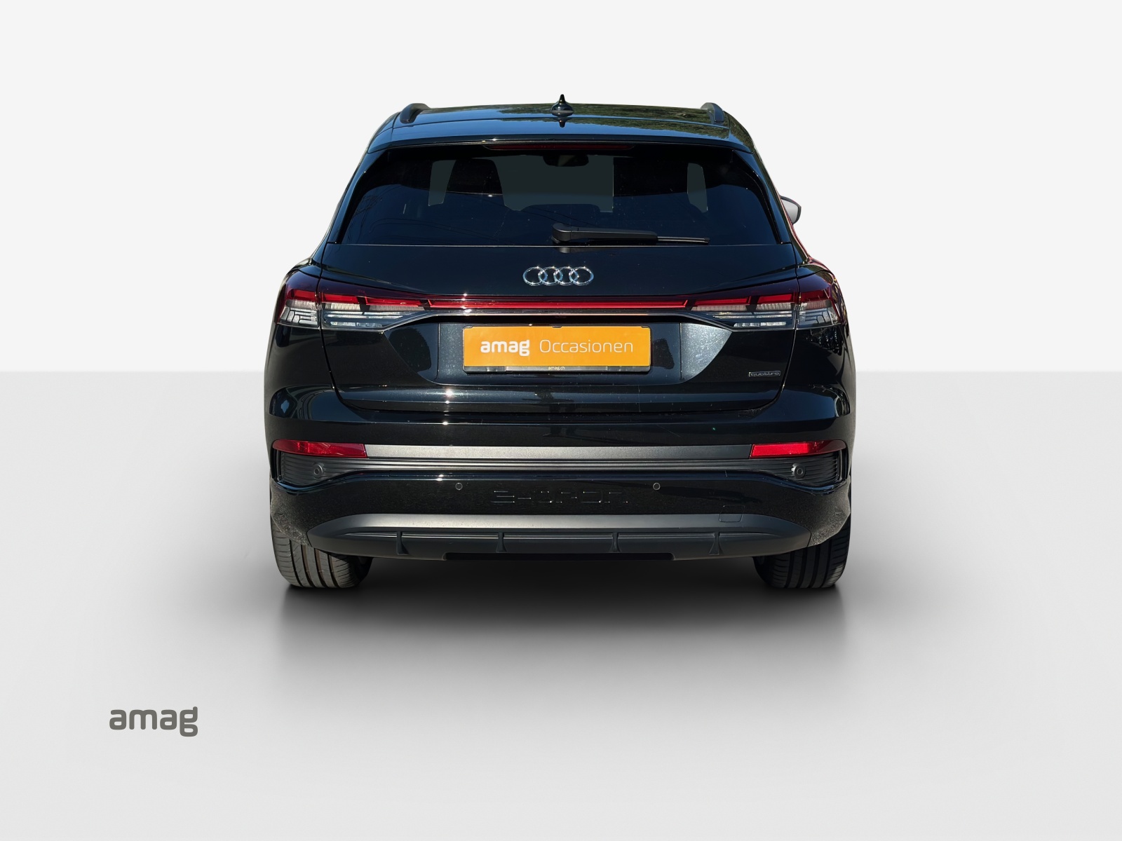 AUDI Q4 e-tron 50 quattro-showroom-element-3