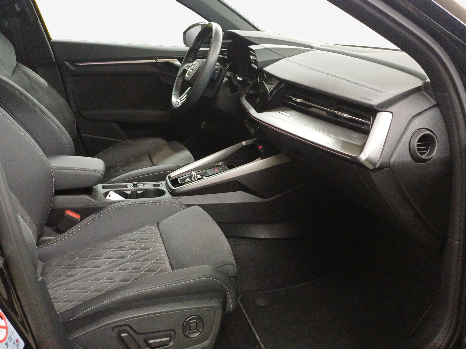 AUDI A3 Sportback 40 TFSI S line quattro S-tronic-image-13