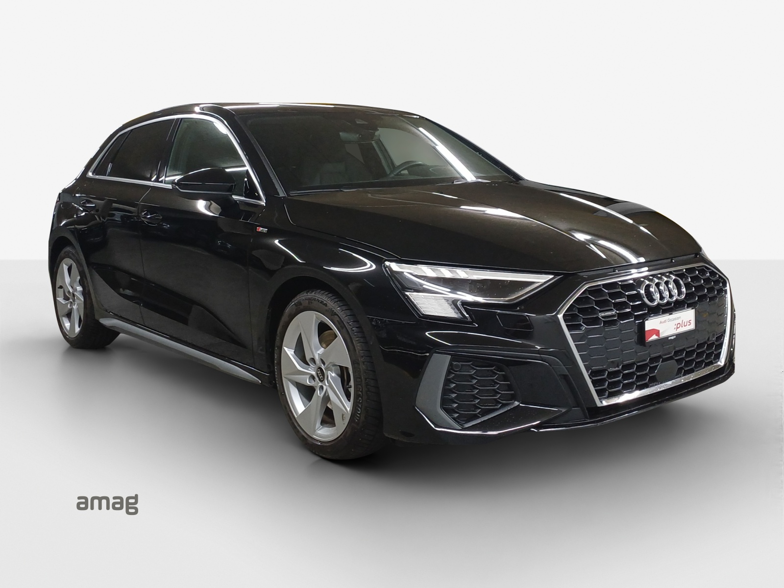 AUDI A3 Sportback 40 TFSI S line quattro S-tronic-image-5