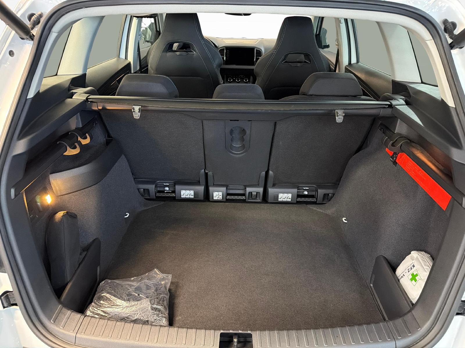 SKODA Karoq 2.0 TDI Style 4x4 DSG-image-11