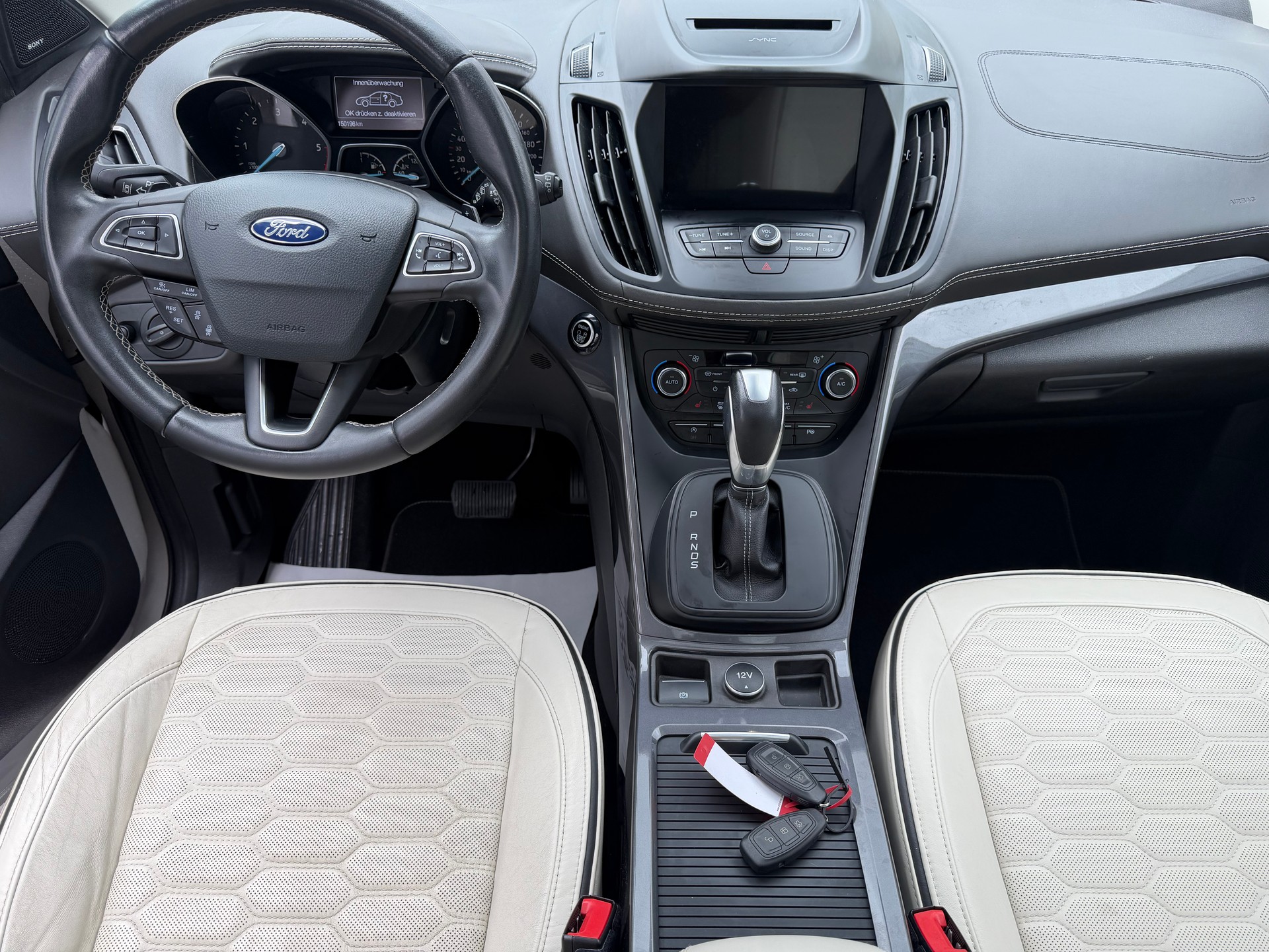 FORD Kuga 2.0 TDCi Vignale 4WD PowerShift-image-12