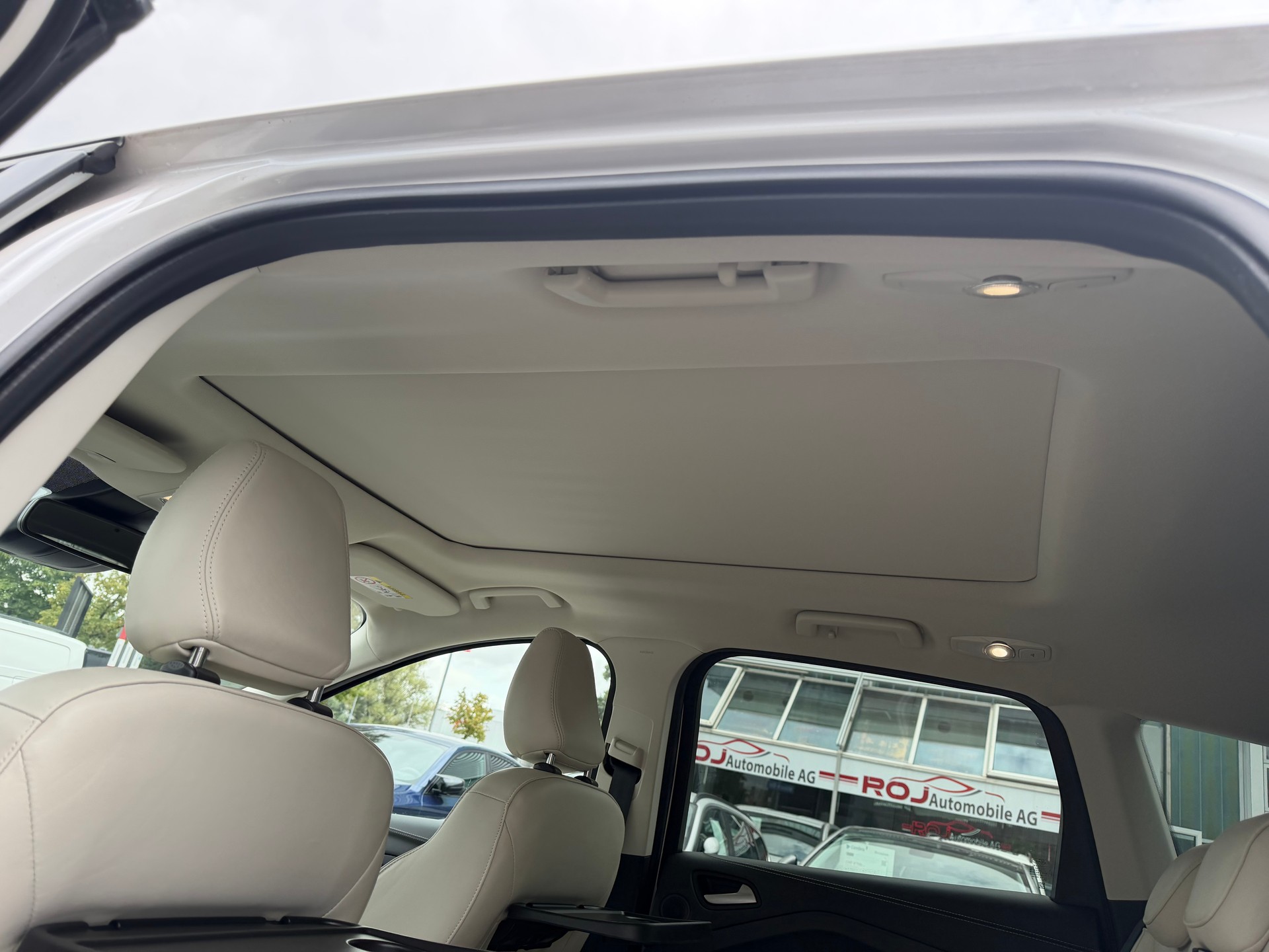 FORD Kuga 2.0 TDCi Vignale 4WD PowerShift-image-9
