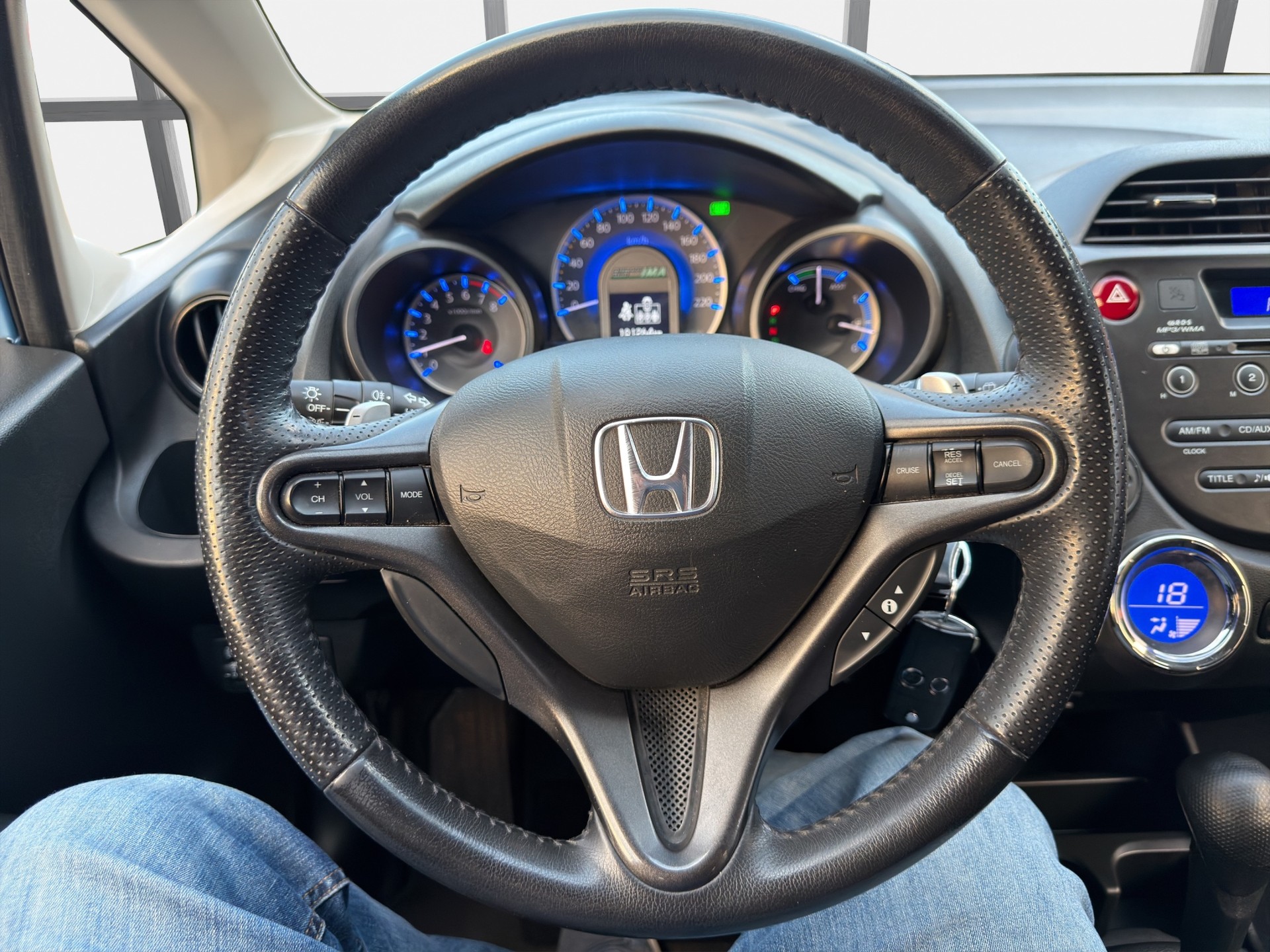 HONDA Jazz 1.3i Hybrid Elegance CVT-image-9