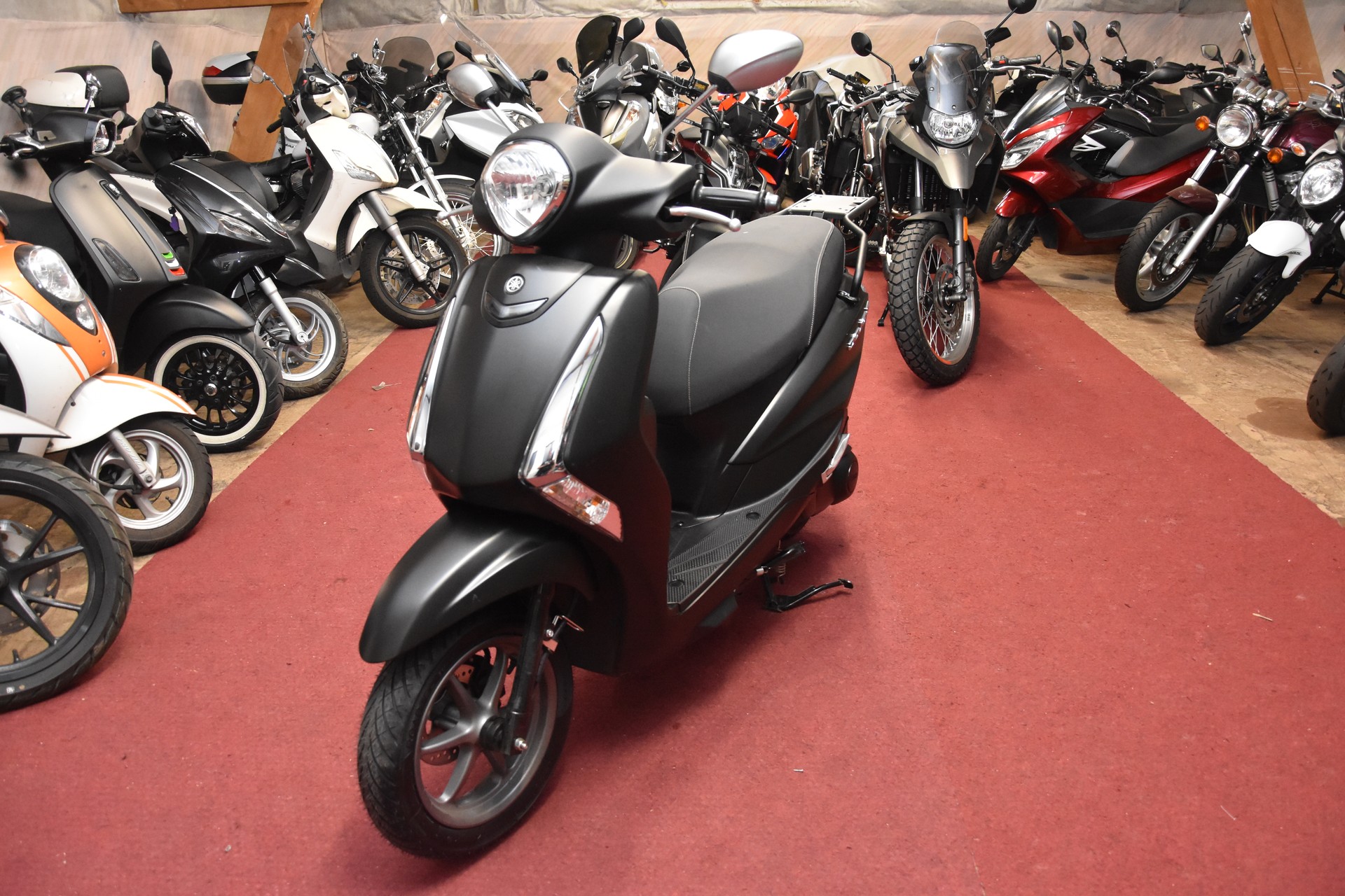 YAMAHA D'elight LTS 125-image-0
