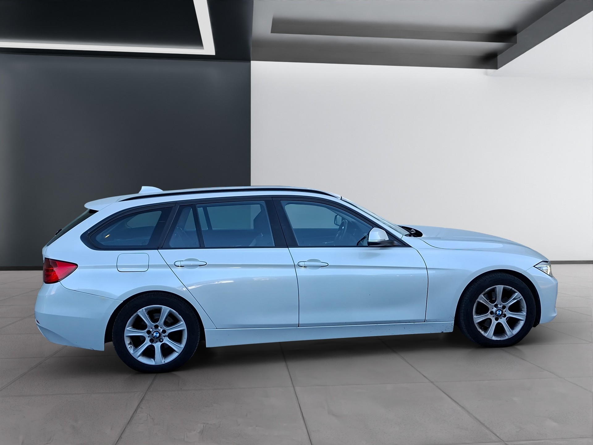 BMW 320d Touring Steptronic-image-6