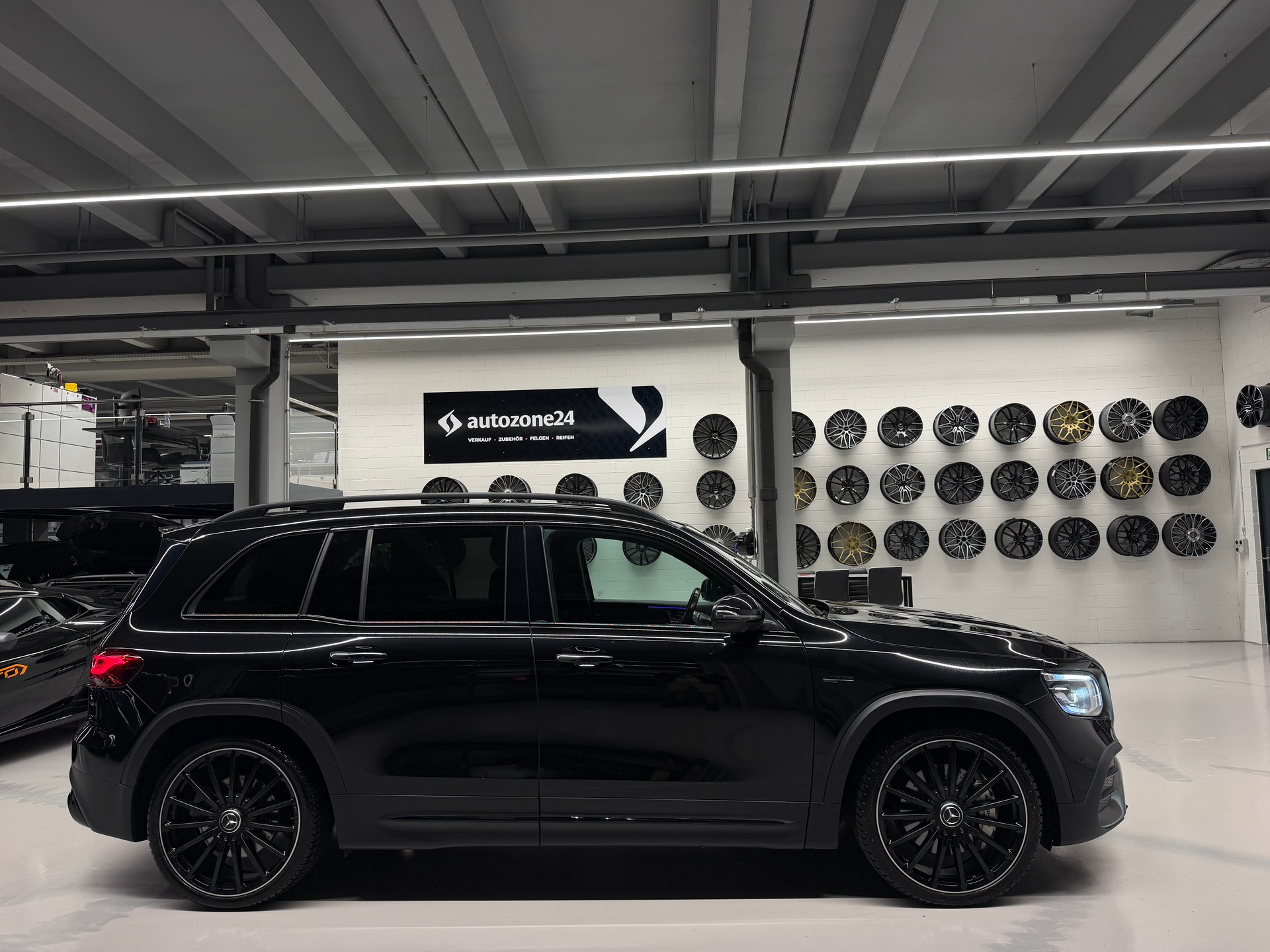 MERCEDES-BENZ GLB 35 AMG 4matic *CH-Auto*Frisch ab MFK*Garantie*Premium Plus*sehr gute Ausstattung*-image-10