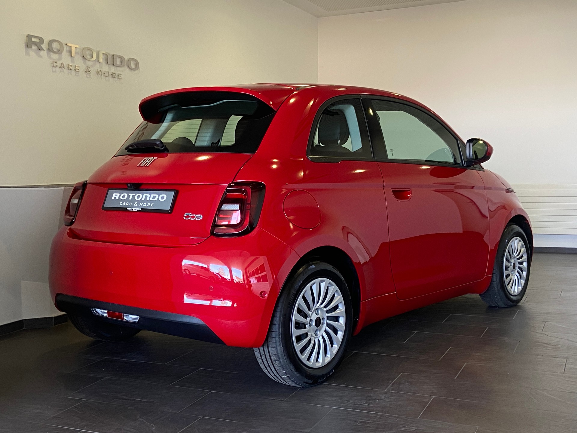 FIAT 500 electric 118PS Vita-showroom-element-1