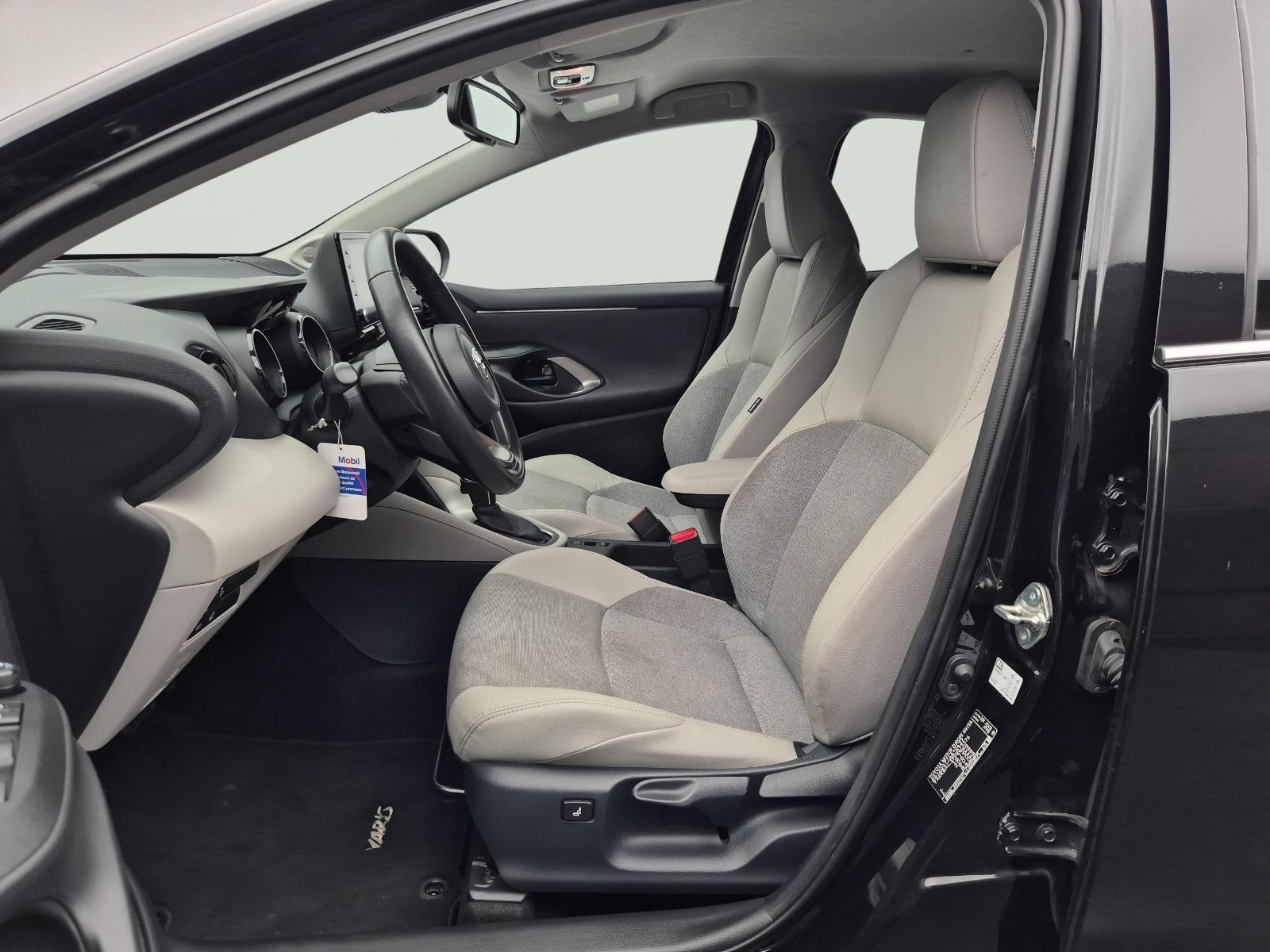 TOYOTA Yaris 1.5 VVT-i HSD Premium-showroom-element-2