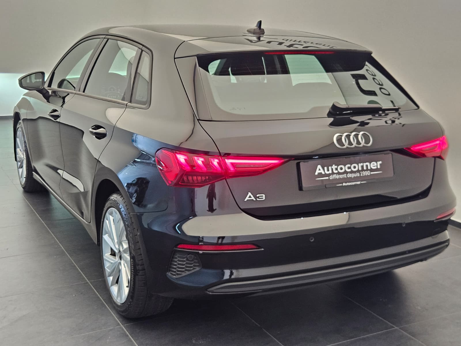 AUDI A3 Sportback 35 TFSI Attraction S-tronic-image-8