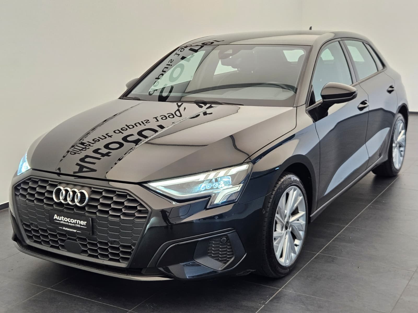 AUDI A3 Sportback 35 TFSI Attraction S-tronic-image-2