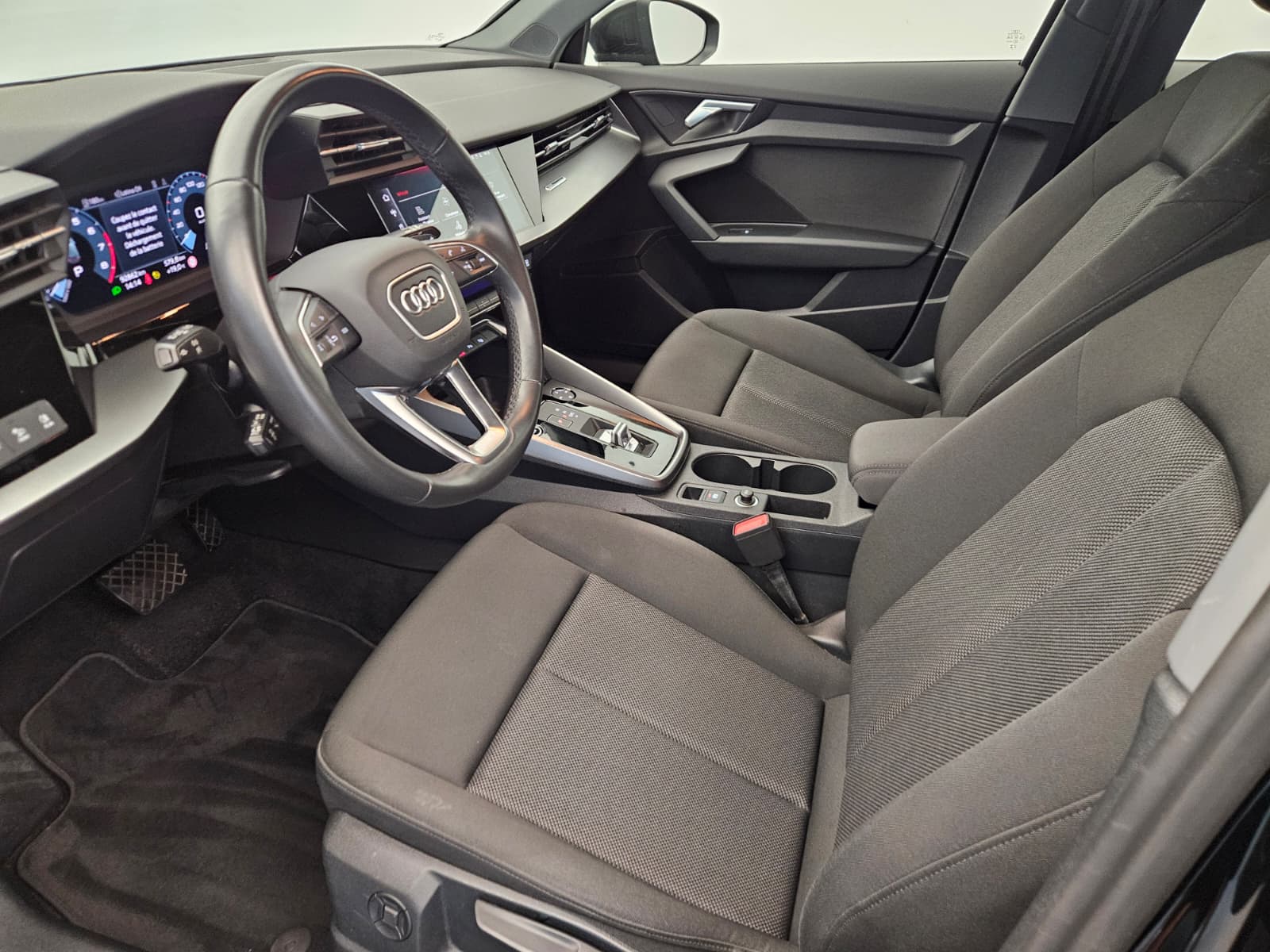 AUDI A3 Sportback 35 TFSI Attraction S-tronic-image-10