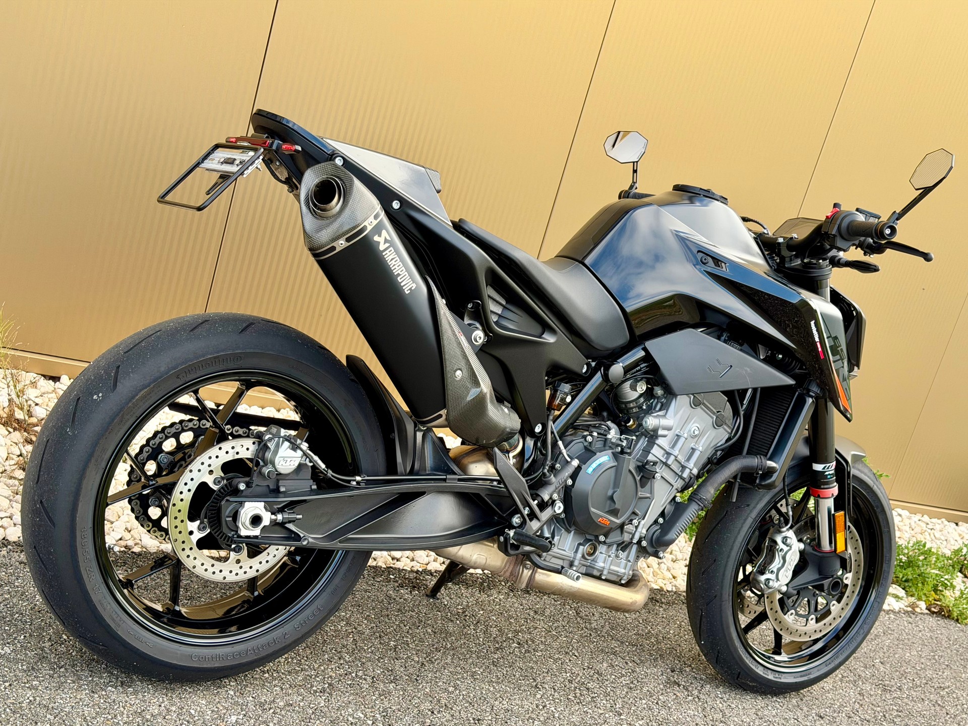 KTM 890 Duke L-image-4