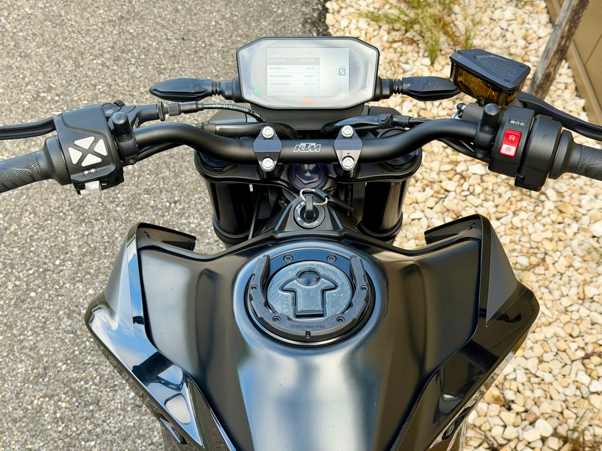 KTM 890 Duke L-image-15