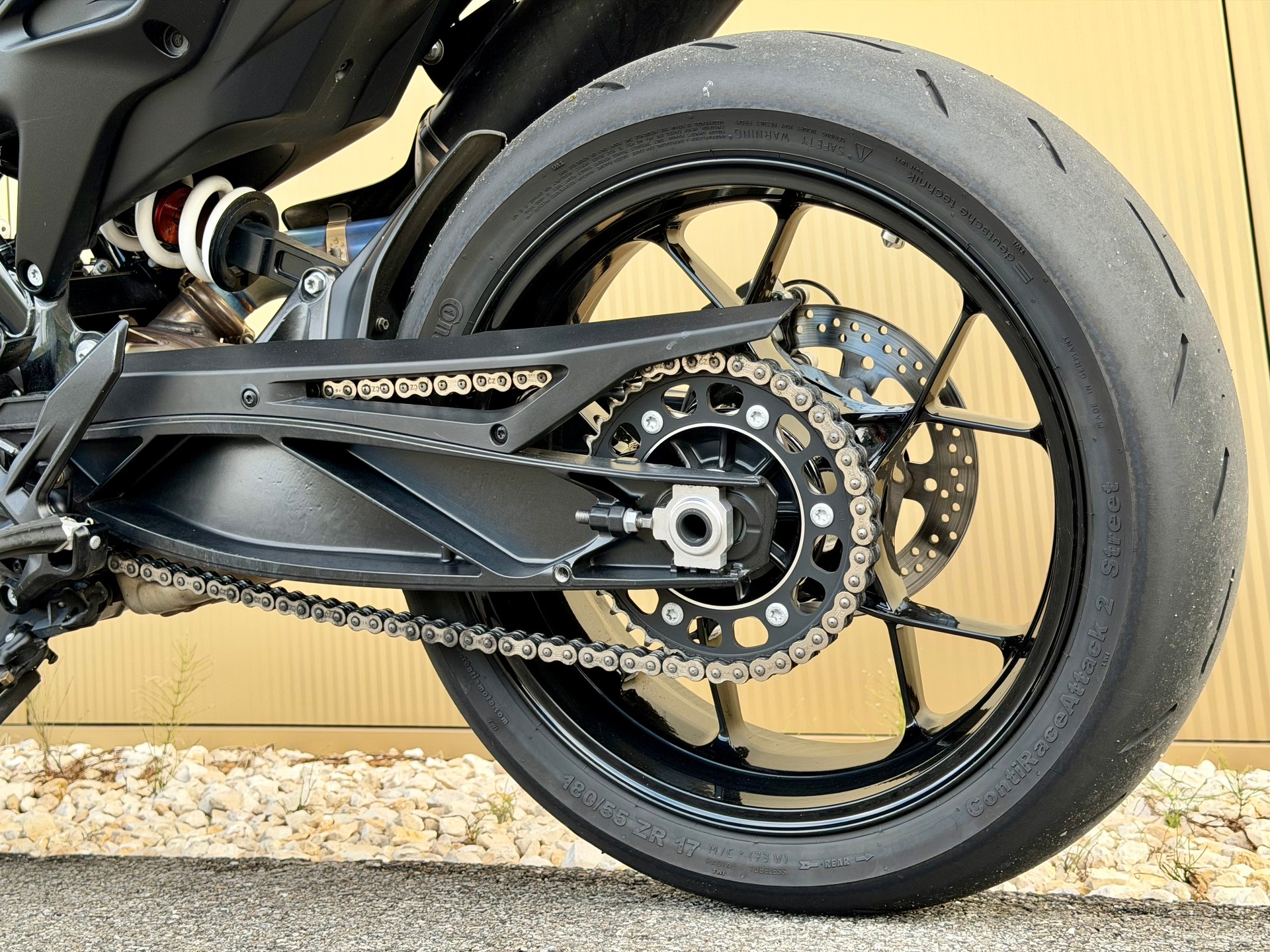 KTM 890 Duke L-image-13