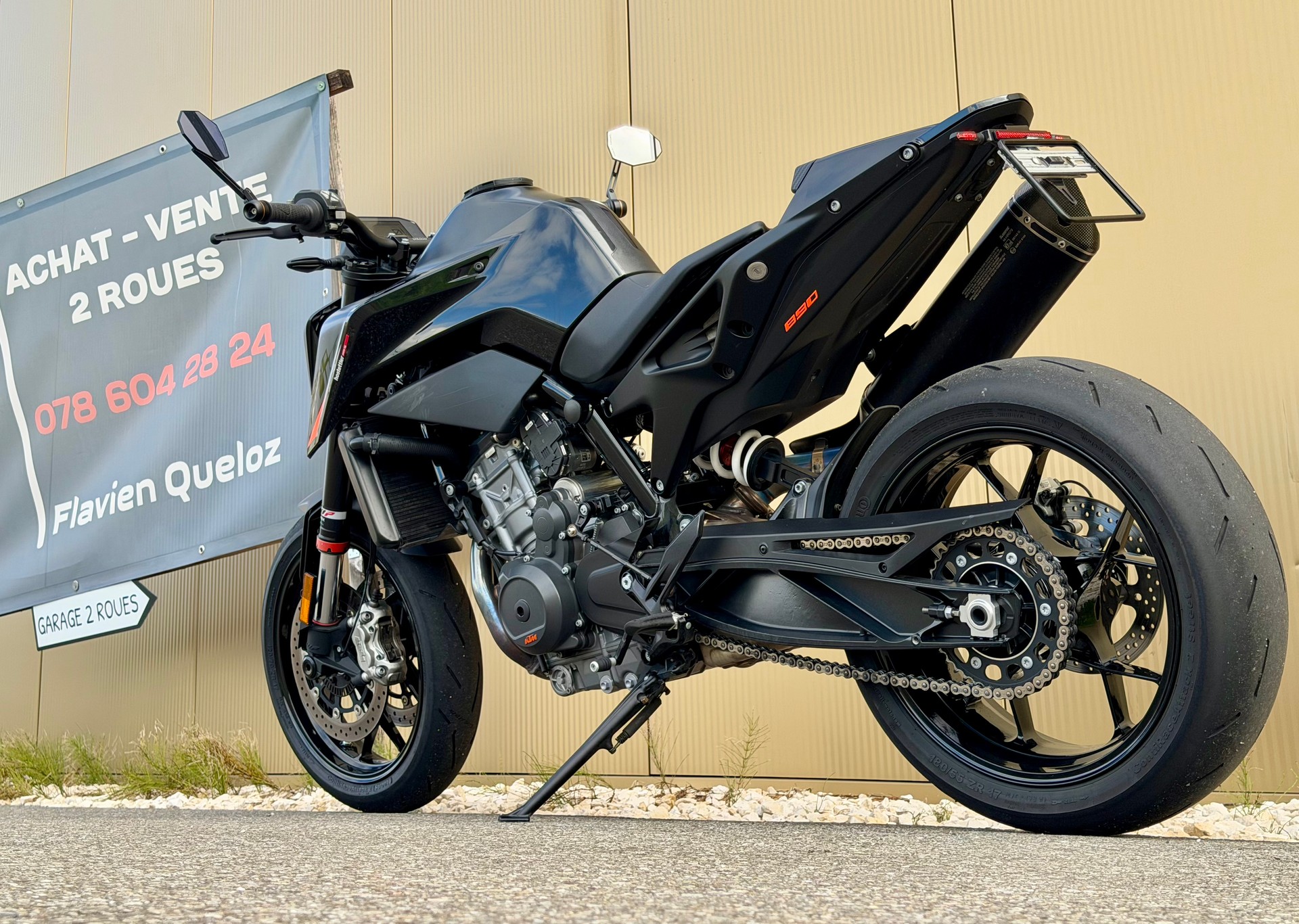 KTM 890 Duke L-image-11