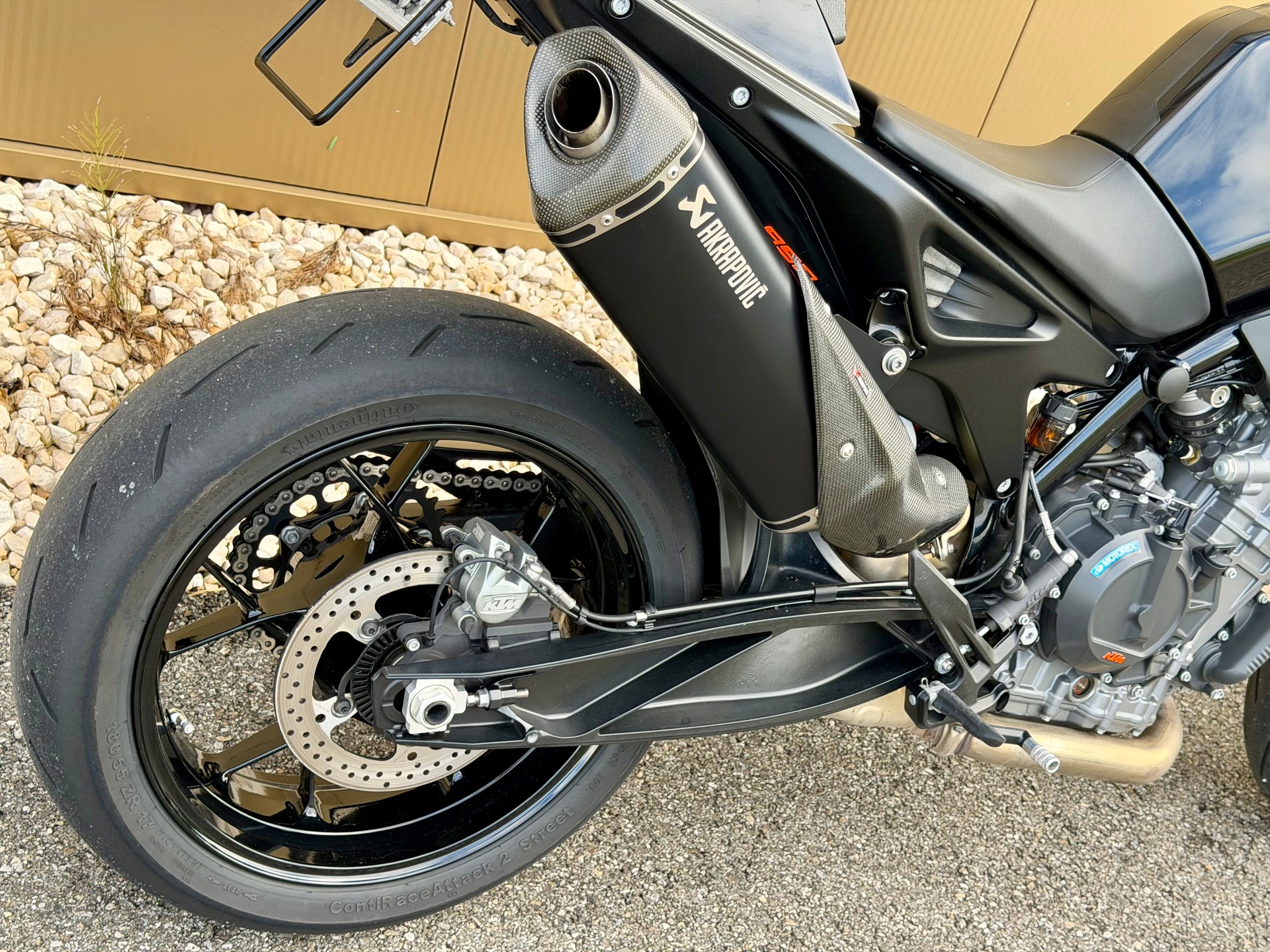 KTM 890 Duke L-image-6