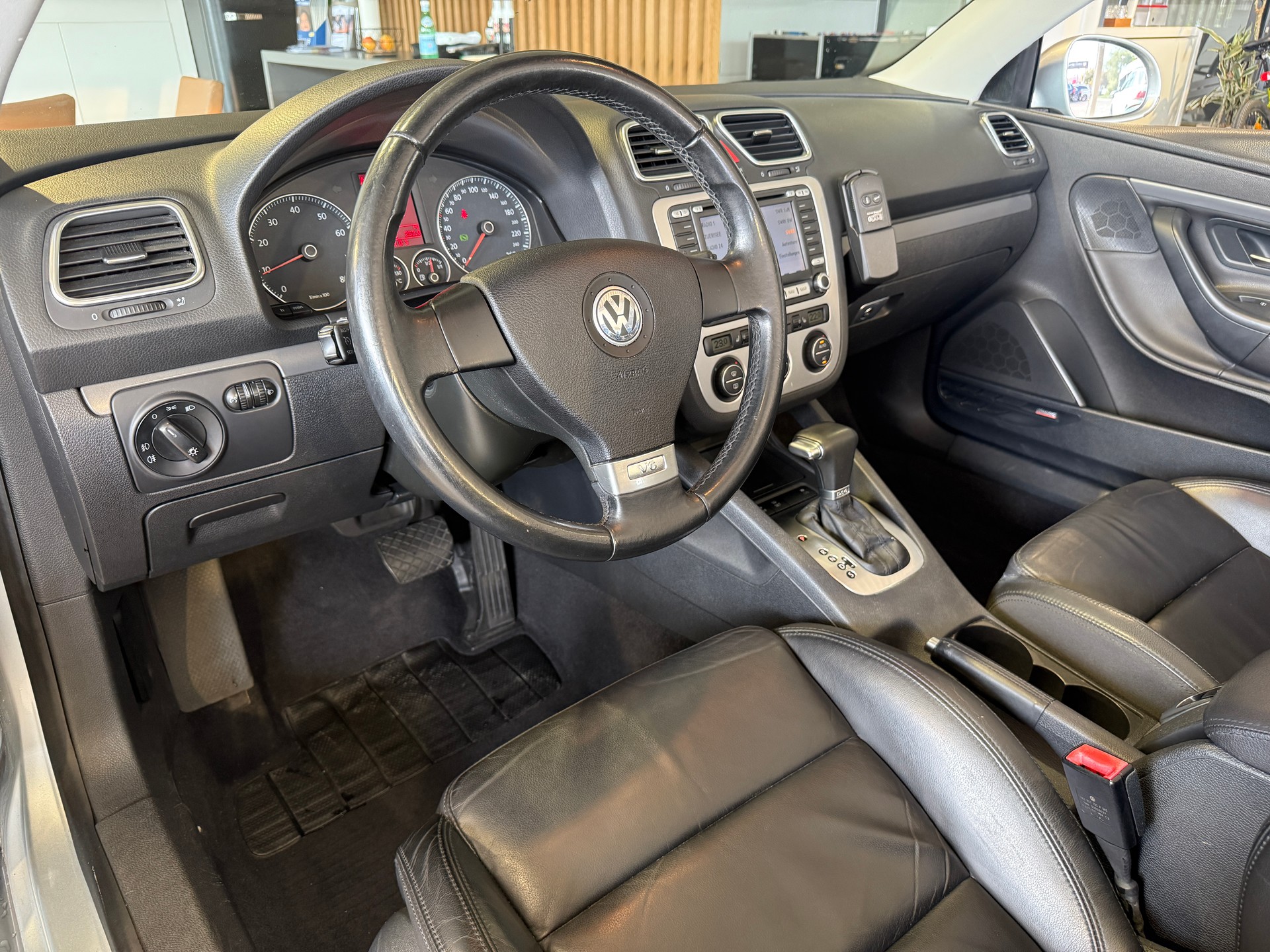 VW Eos 3.2 V6 ***TEMPOMAT***-image-8