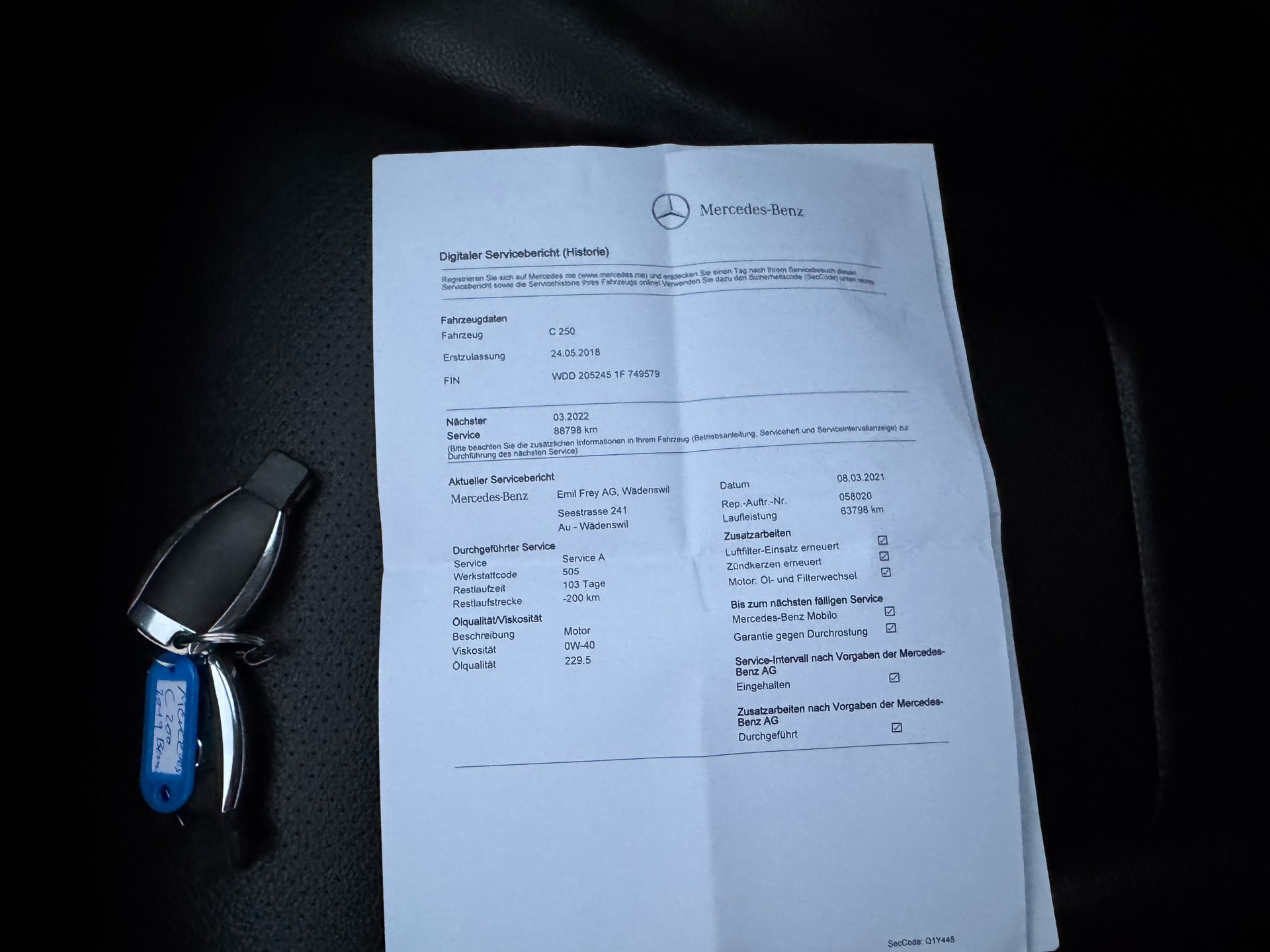 MERCEDES-BENZ C 250 AMG Line 9G-Tronic-image-28