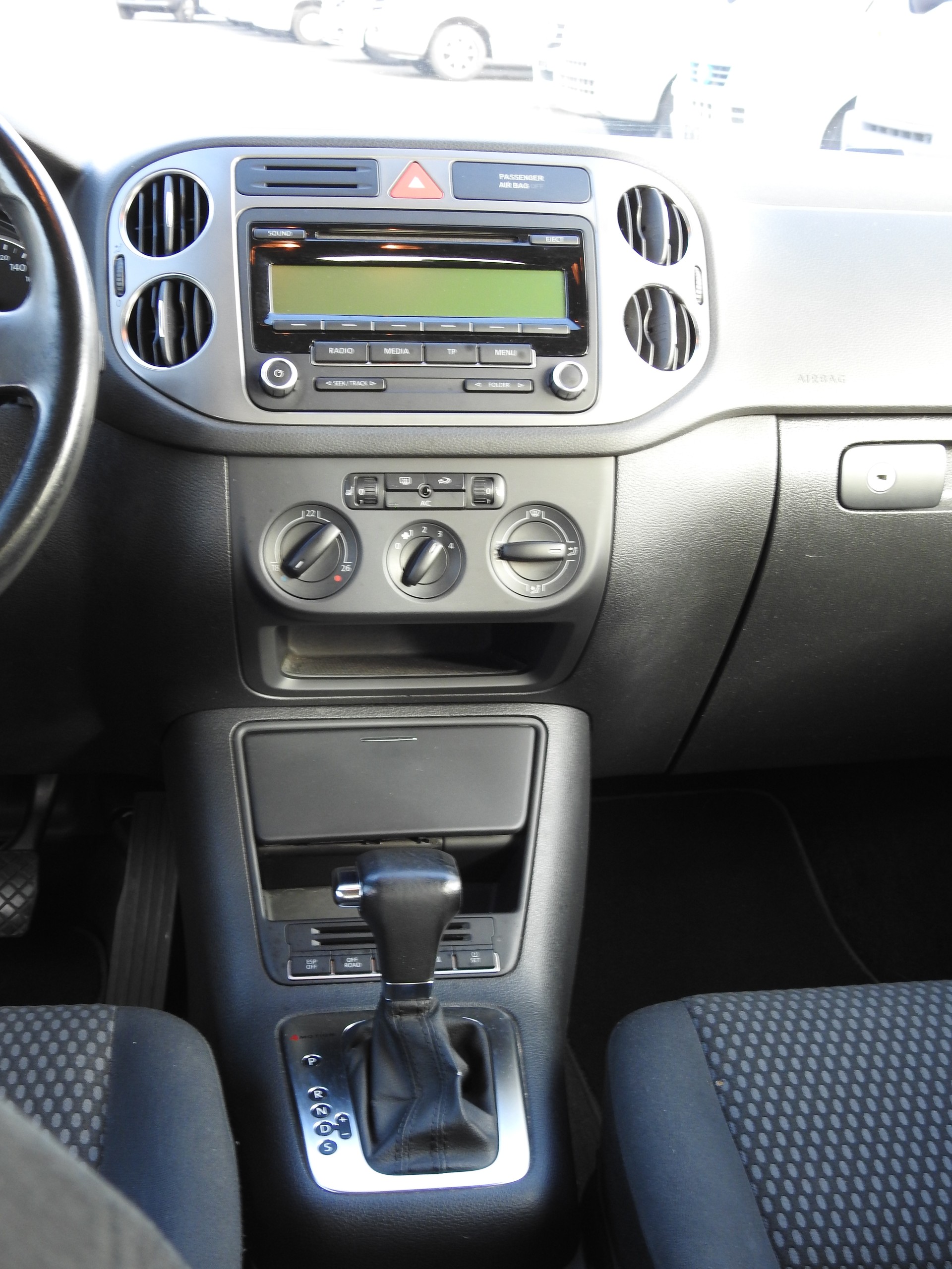 VW Tiguan 2.0 TDI Sport&Style Tiptronic-image-17