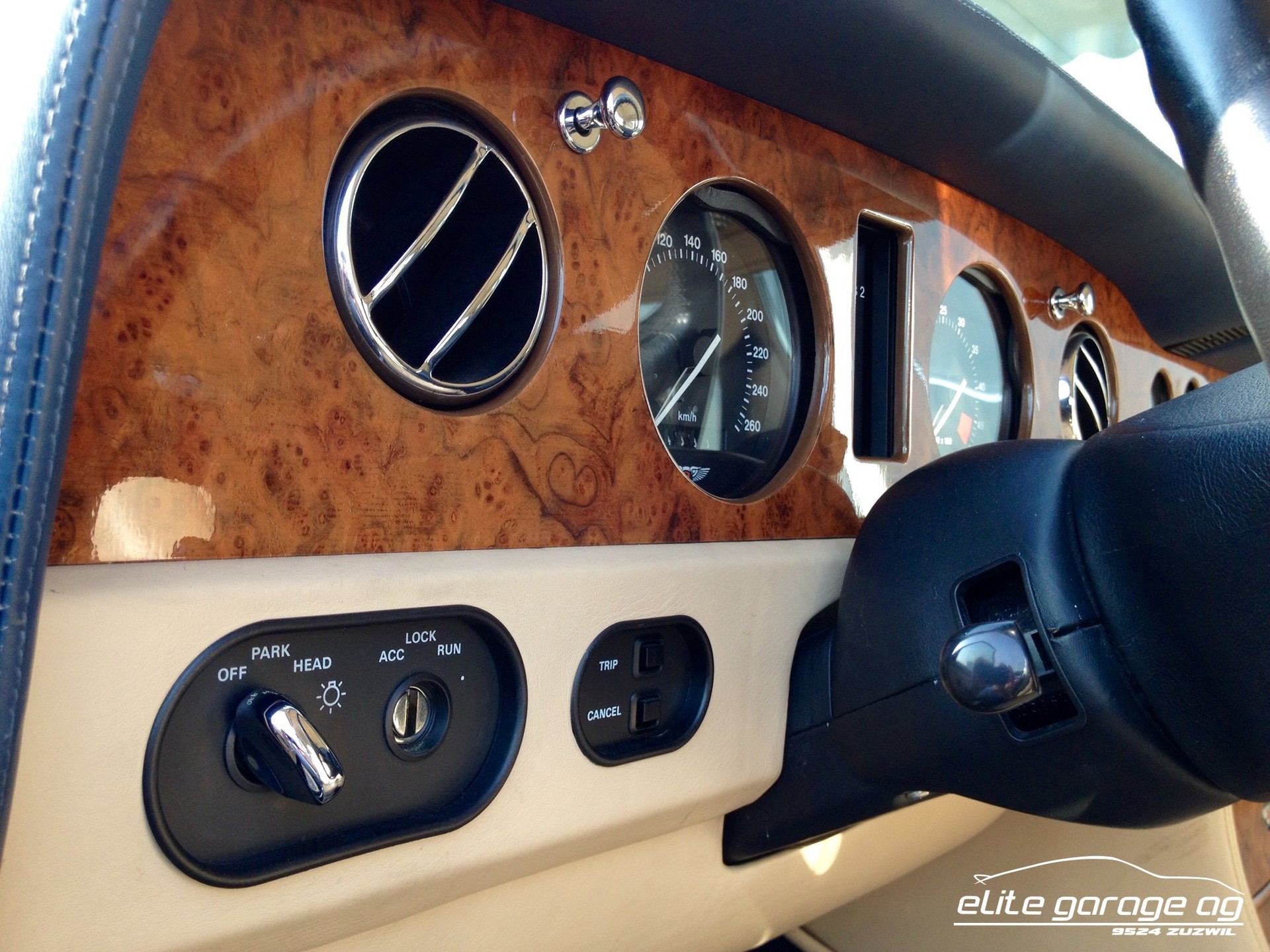 BENTLEY Brooklands-image-14