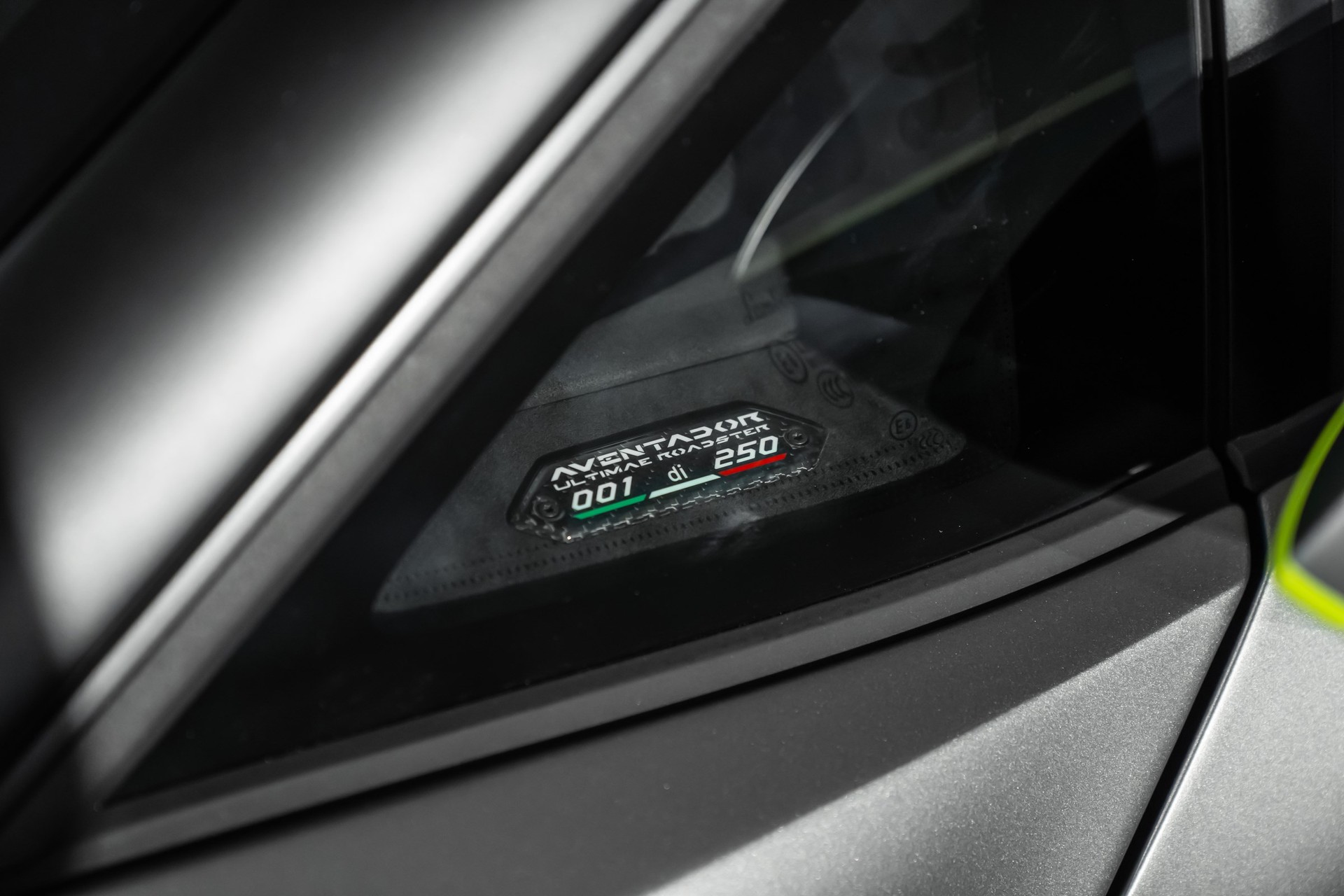 LAMBORGHINI Aventador LP780-4 Roadster E-Gear Ultimae-image-15