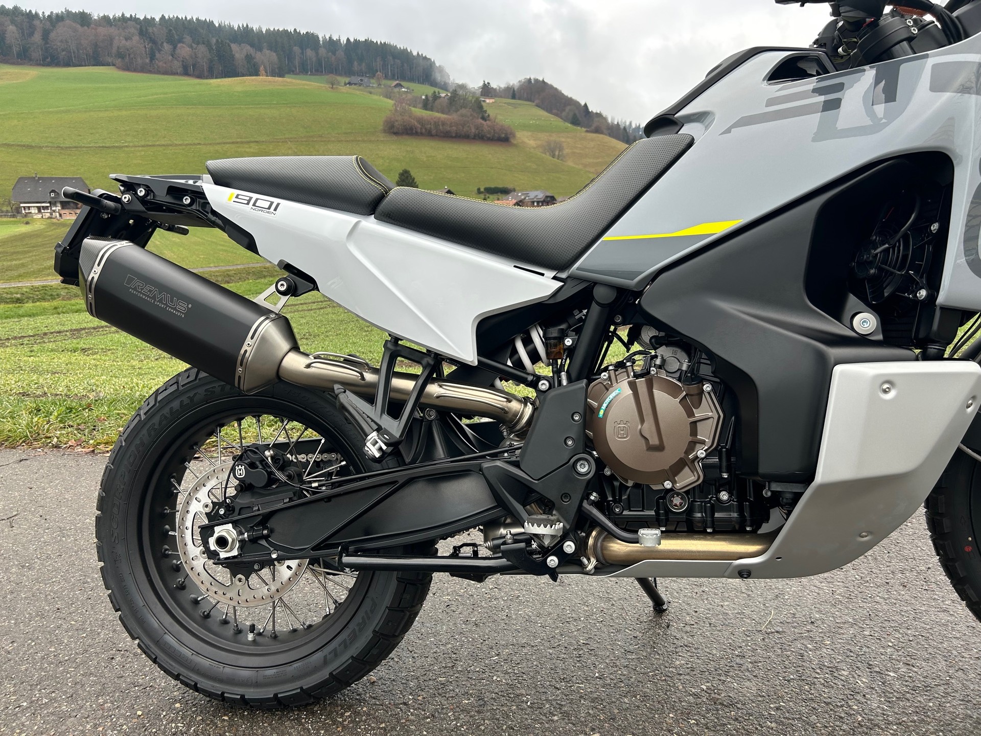 HUSQVARNA NORDEN 901-image-2