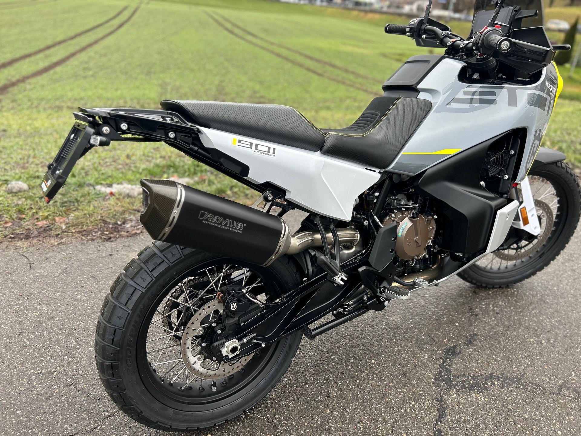 HUSQVARNA NORDEN 901-image-1