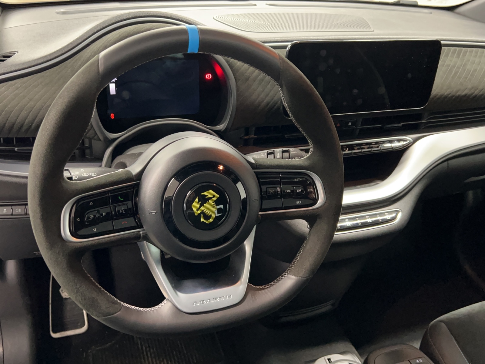 FIAT Abarth 500e Turismo-image-6