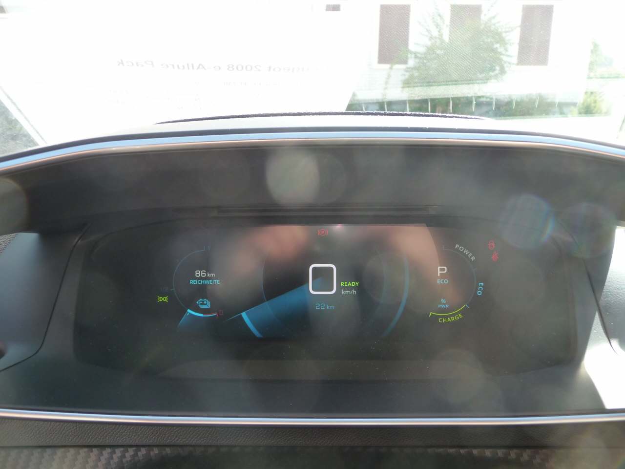 PEUGEOT 2008 e-Allure Pack-image-8
