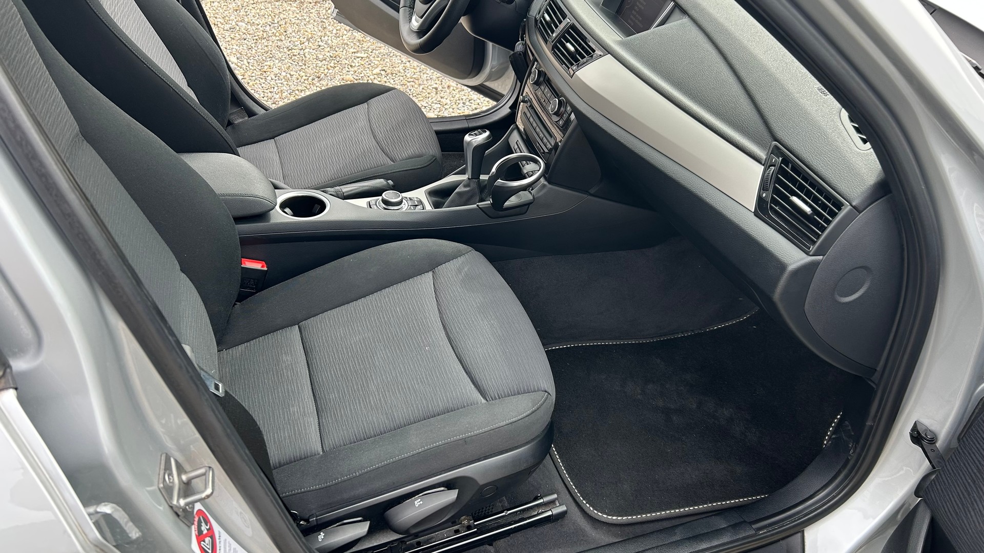 BMW X1 sDrive 20d Efficient-Dynamics Edition-image-6
