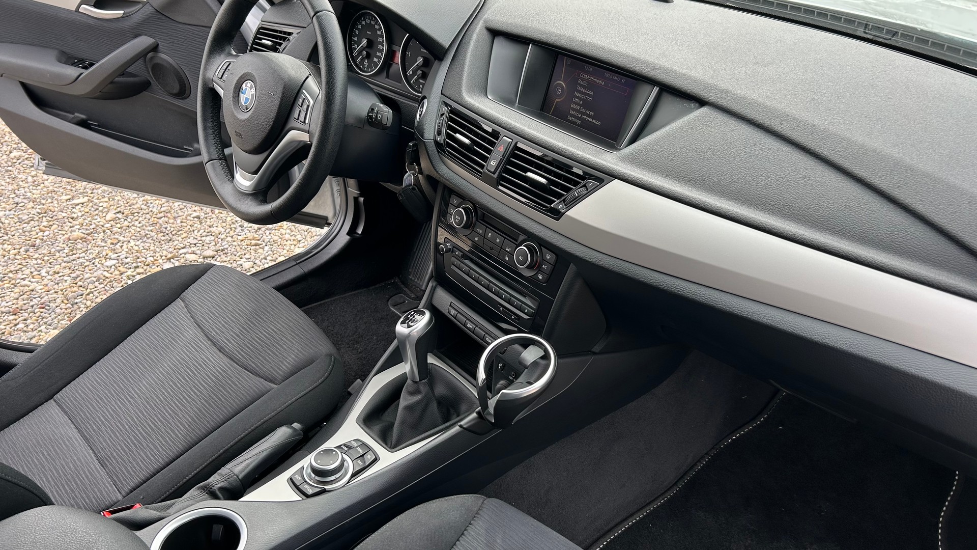 BMW X1 sDrive 20d Efficient-Dynamics Edition-image-5
