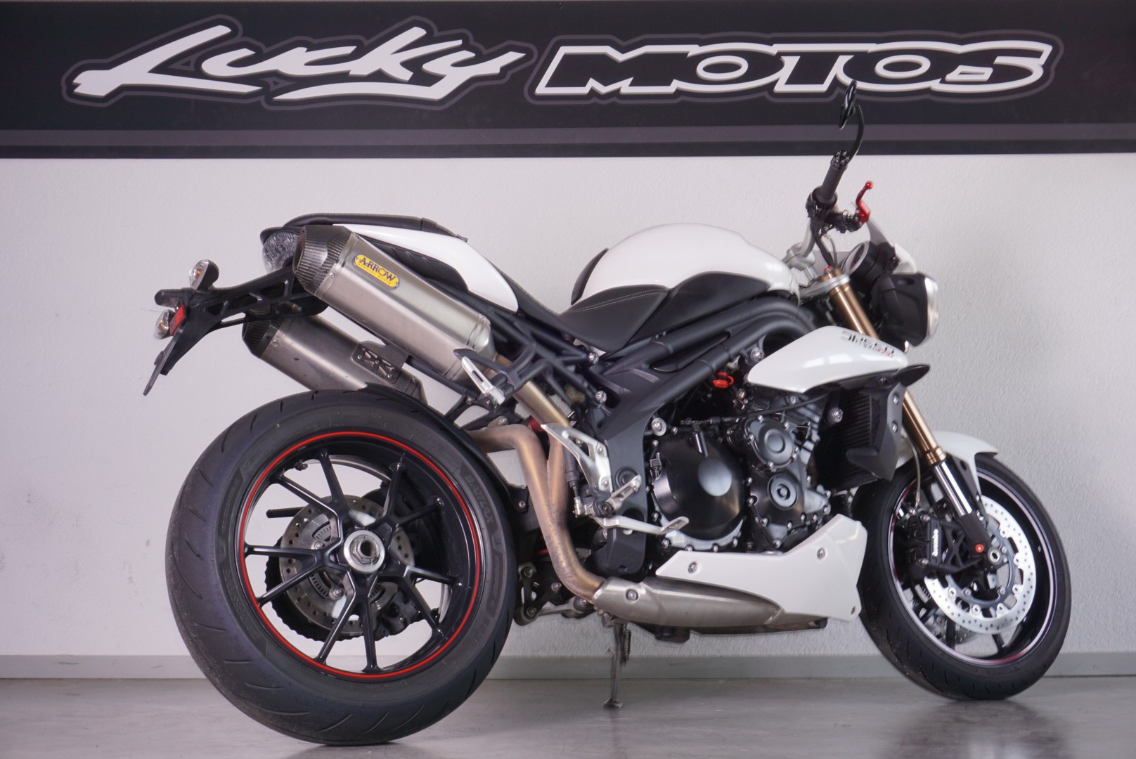 TRIUMPH Speed Triple 1050 ABS-image-2