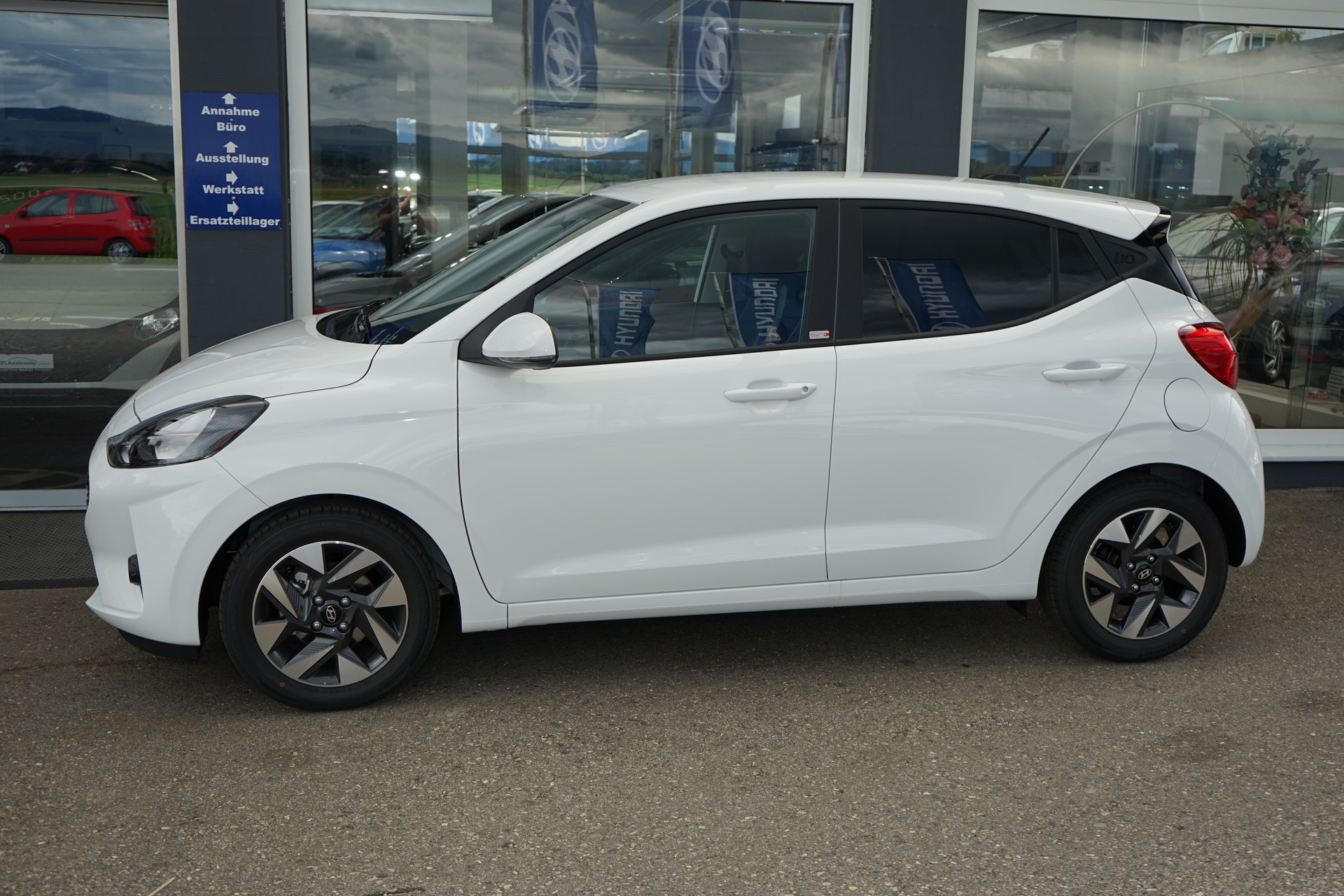 HYUNDAI i10 1.2 Amplia Aut.-showroom-element-3