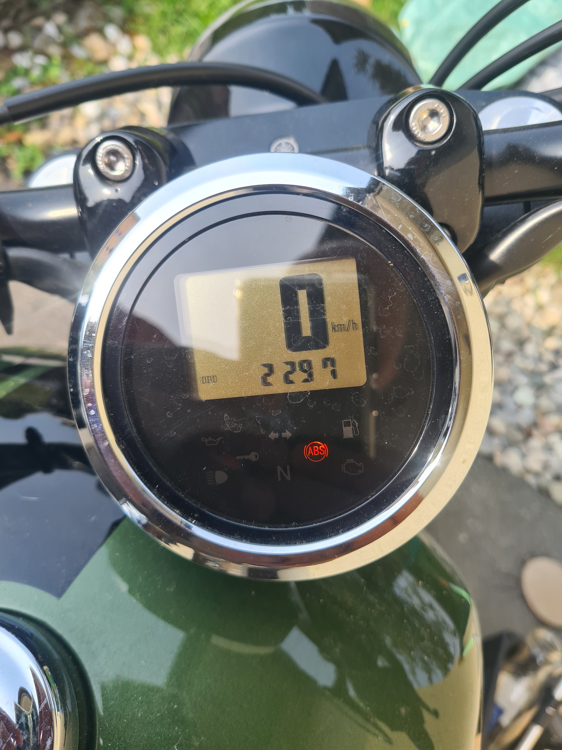 YAMAHA XV 950 R ABS-image-3